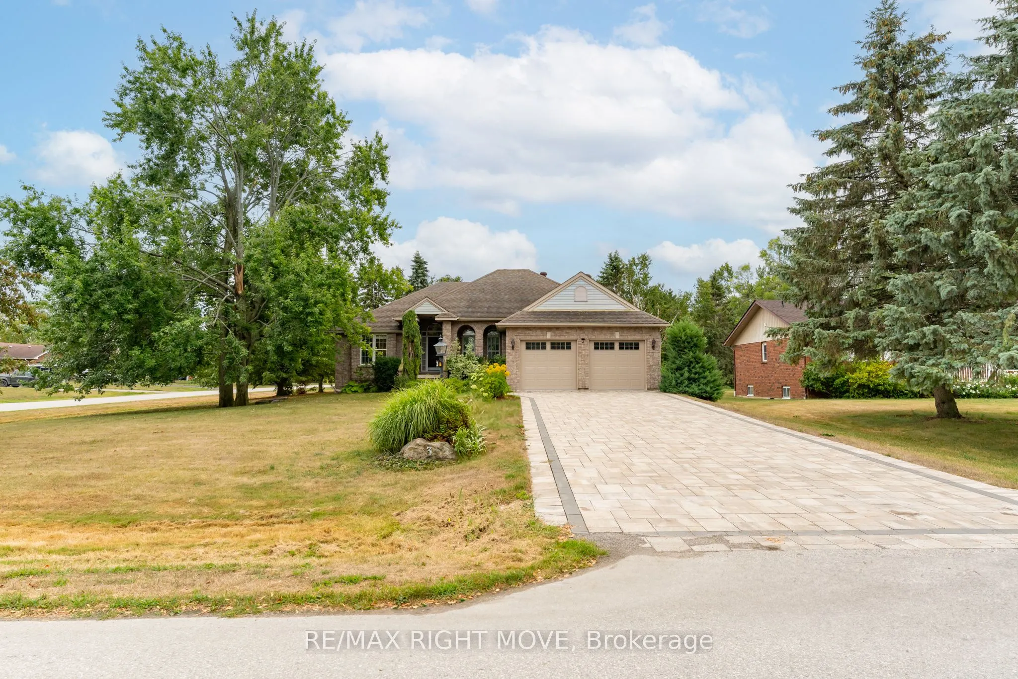 3 Thicketwood Place E