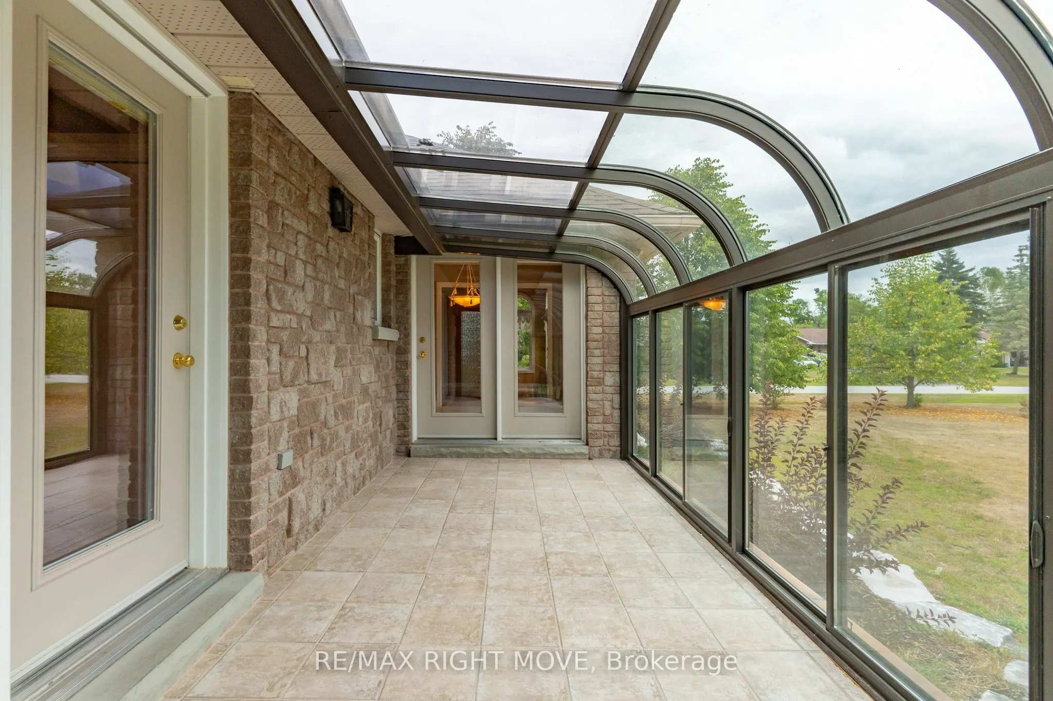 3 Thicketwood Place E