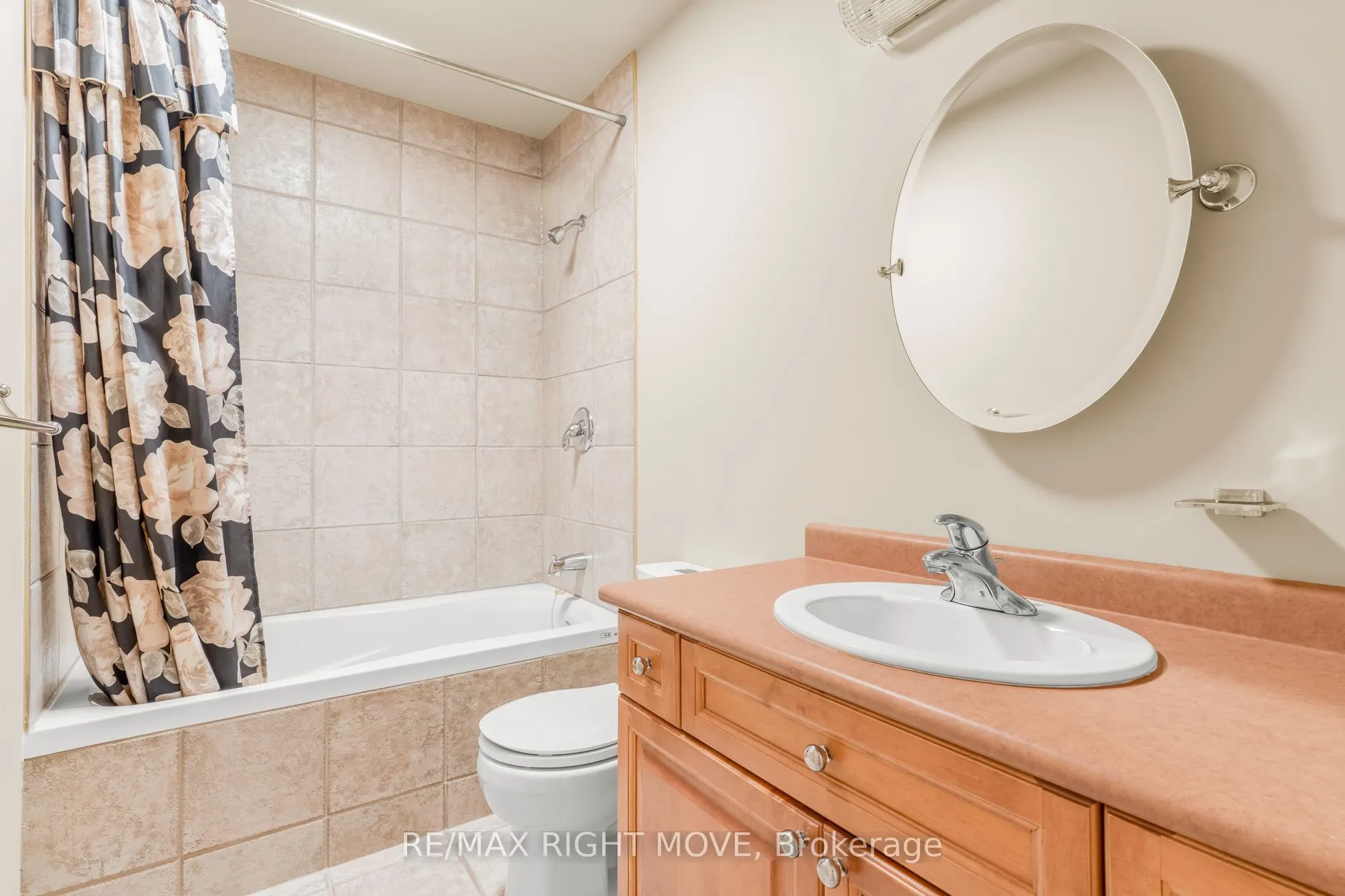 3 Thicketwood Place E