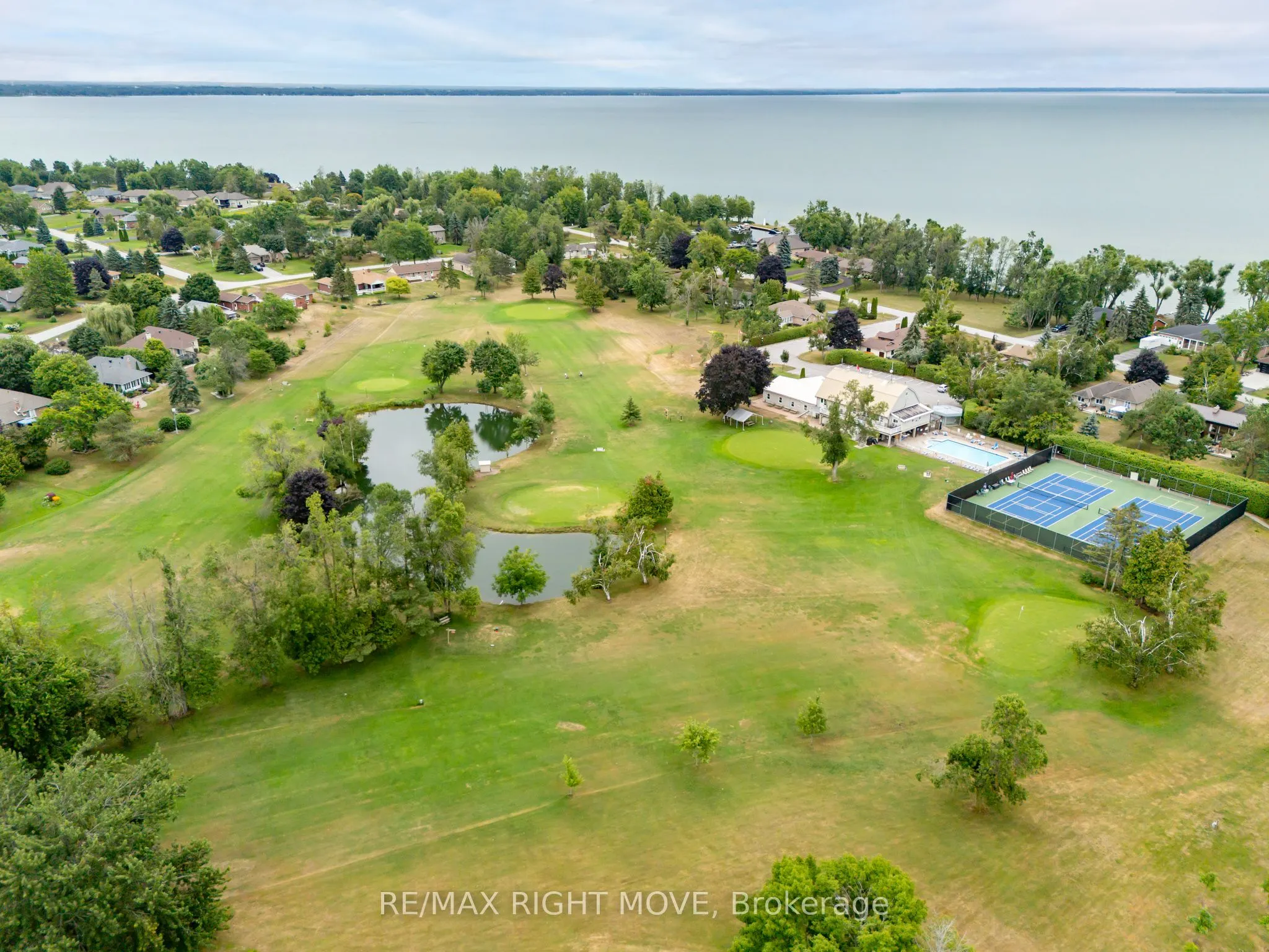 3 Thicketwood Place E