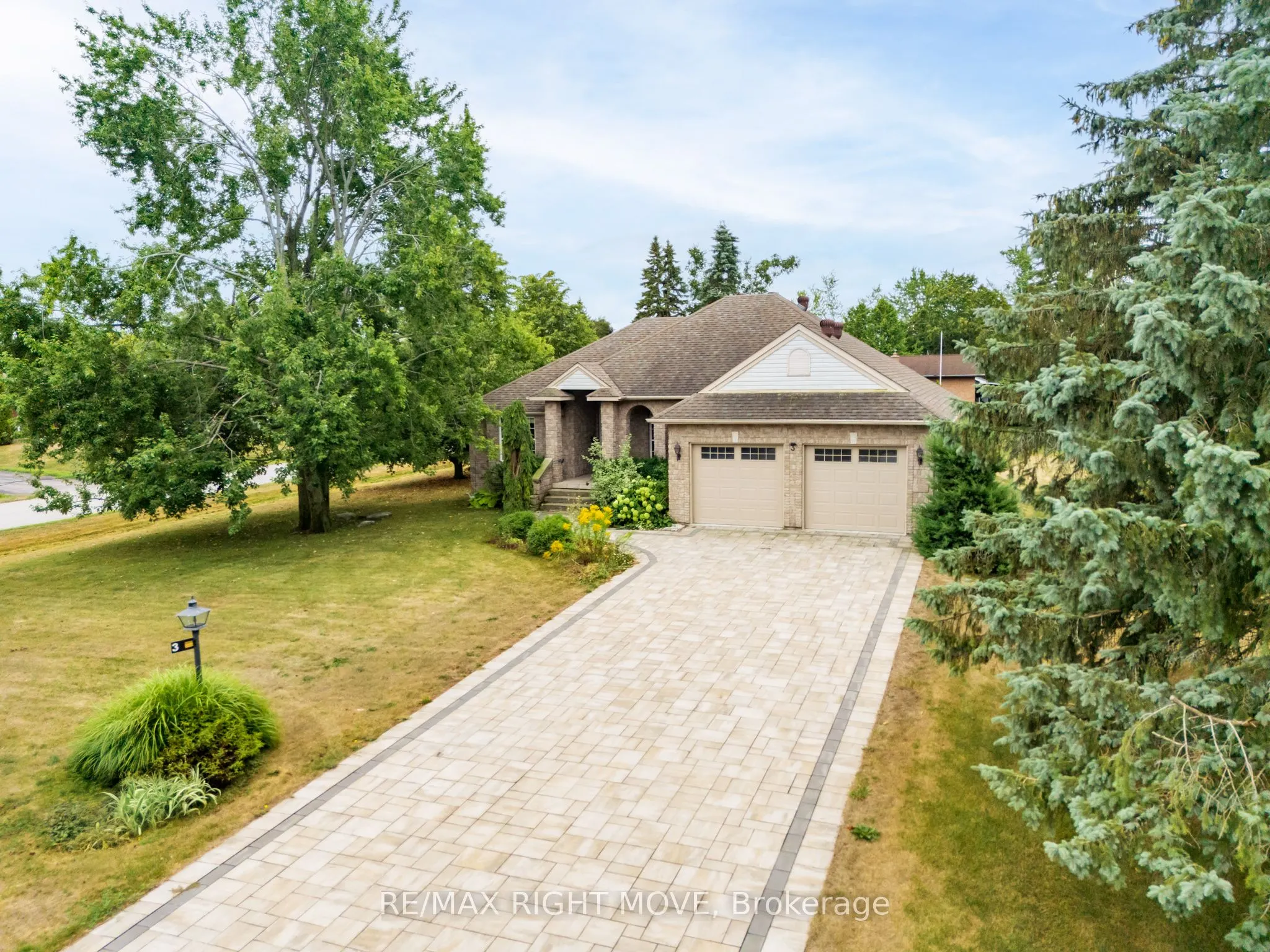 3 Thicketwood Place E