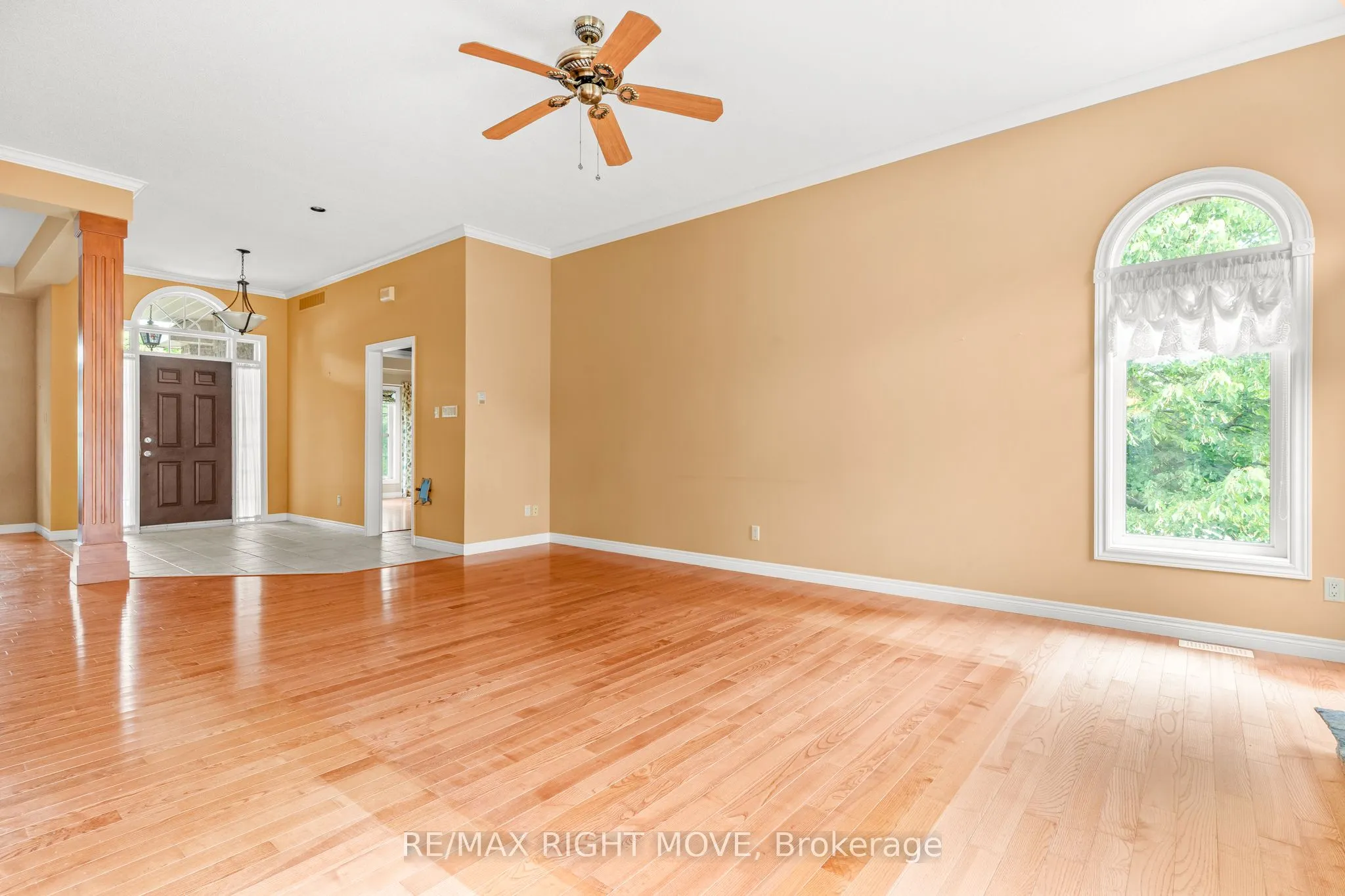 3 Thicketwood Place E