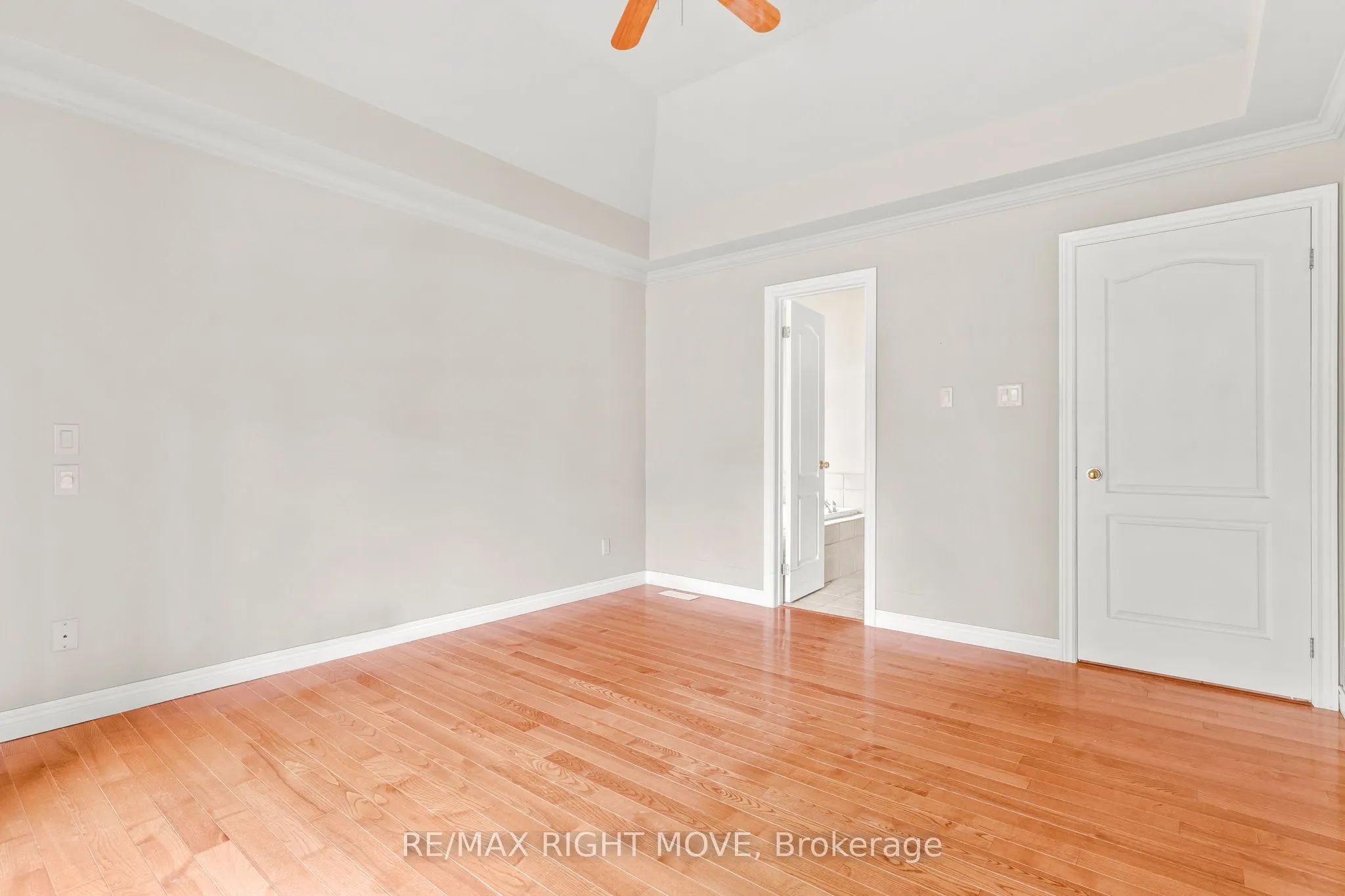 3 Thicketwood Place E