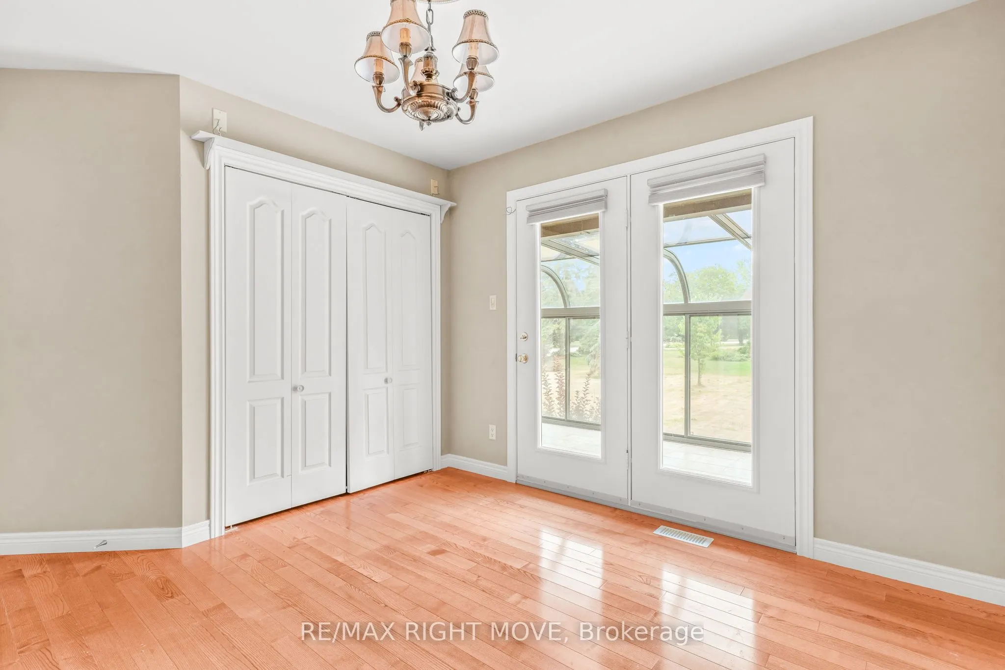 3 Thicketwood Place E