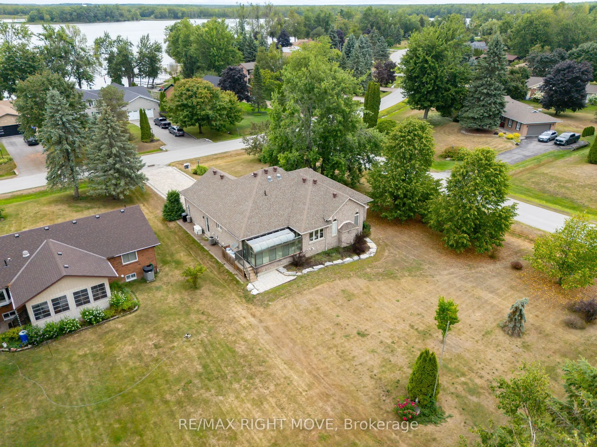 3 Thicketwood Place E