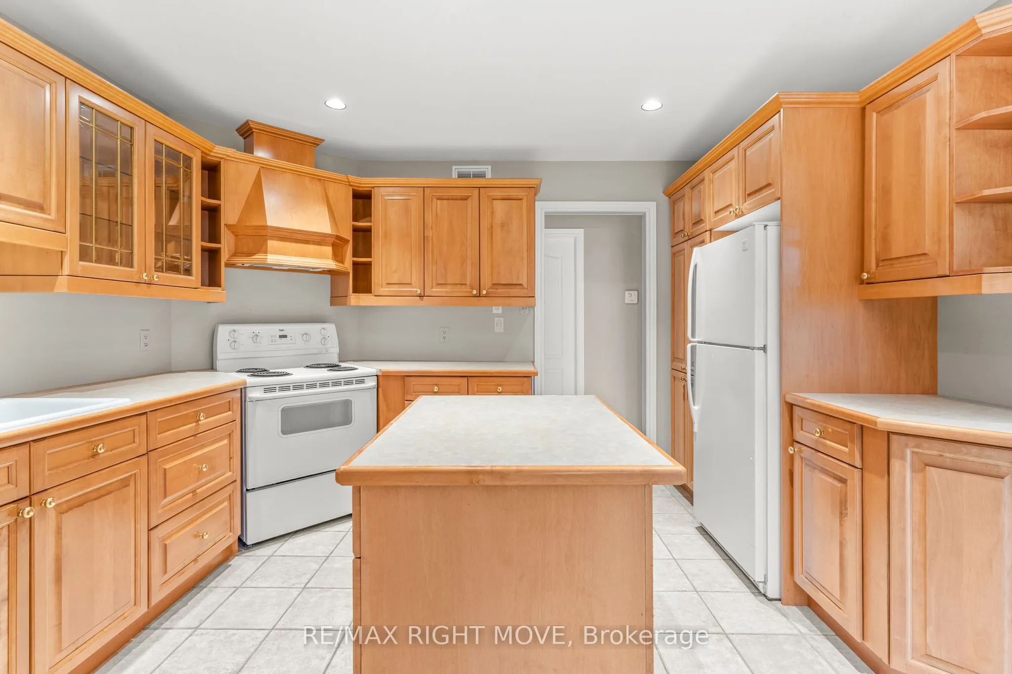 3 Thicketwood Place E