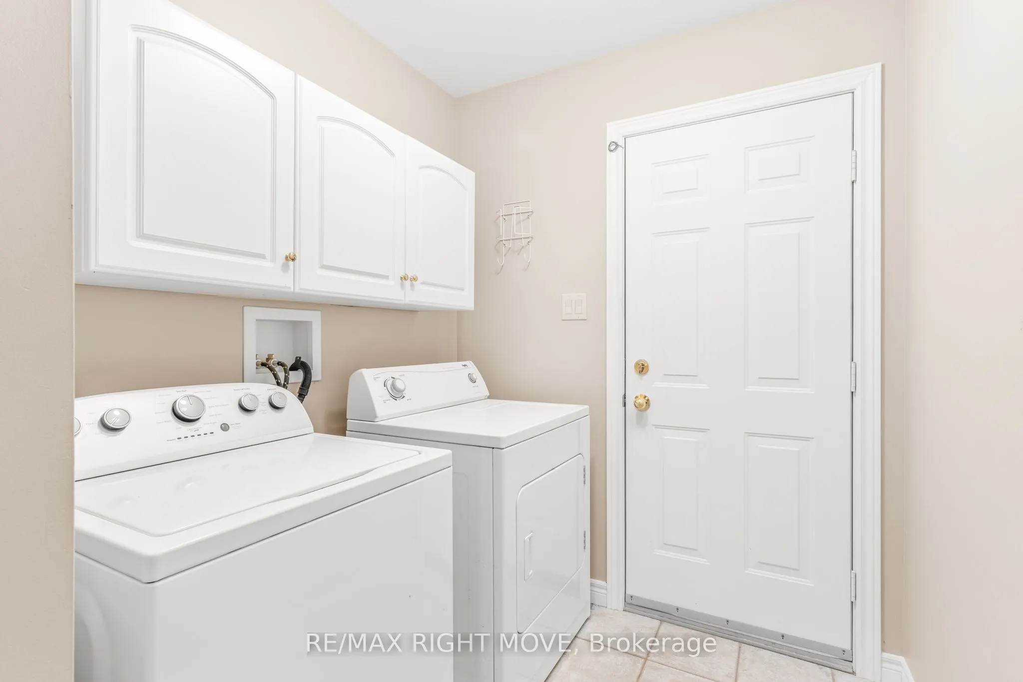 3 Thicketwood Place E
