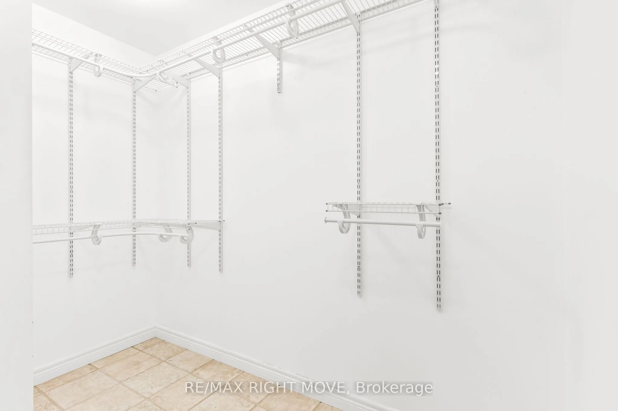 3 Thicketwood Place E
