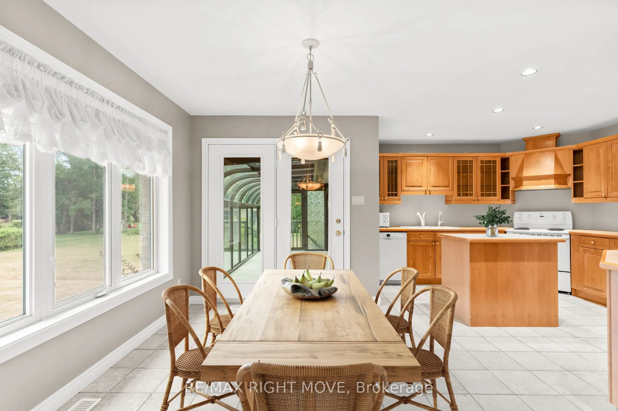 3 Thicketwood Place E