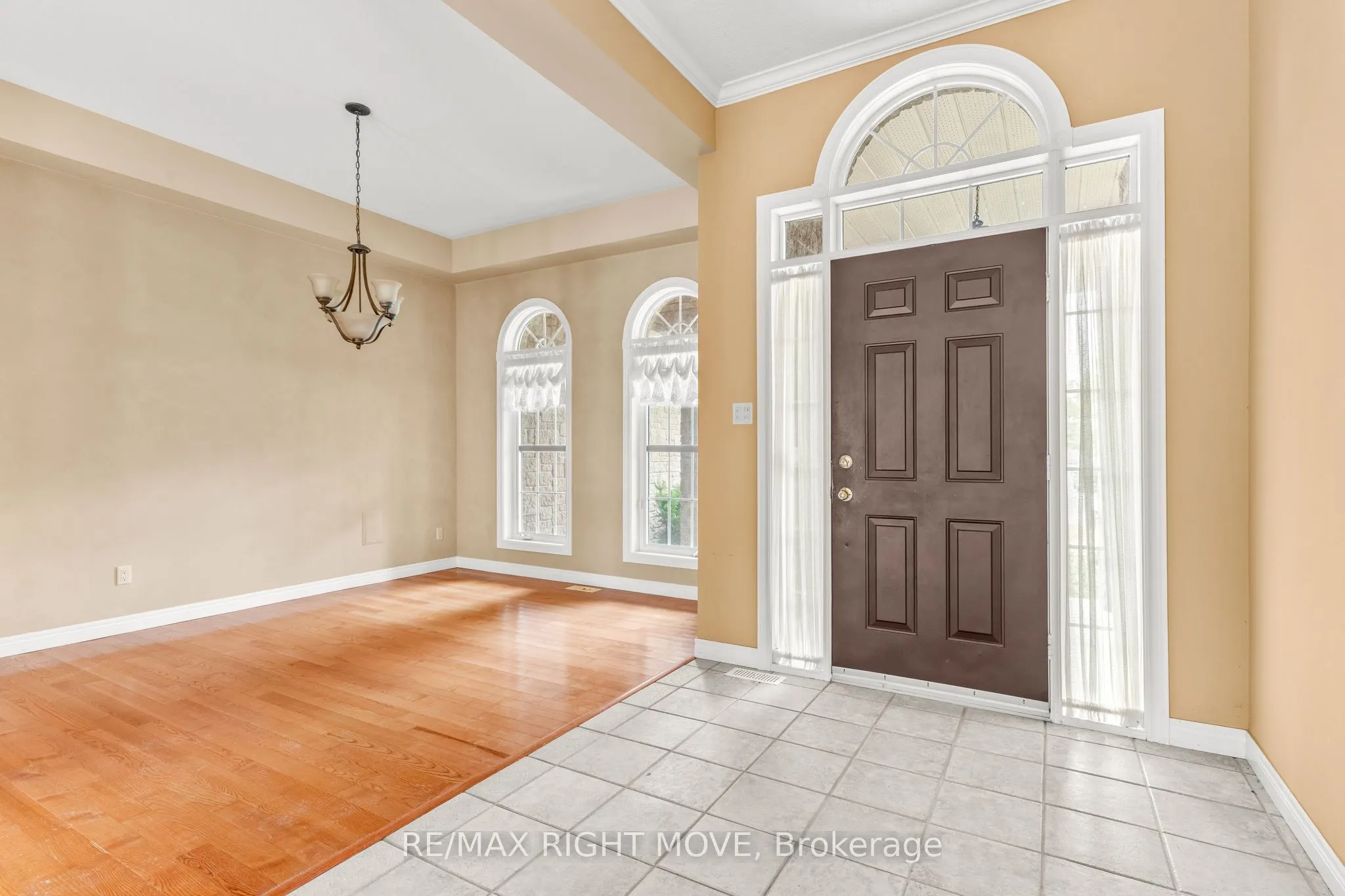 3 Thicketwood Place E