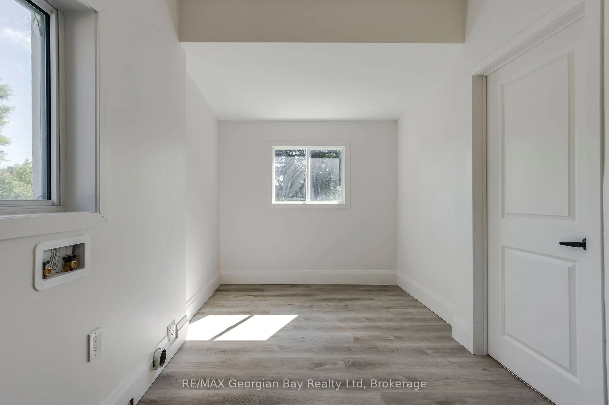 260 Concession 12 Street E