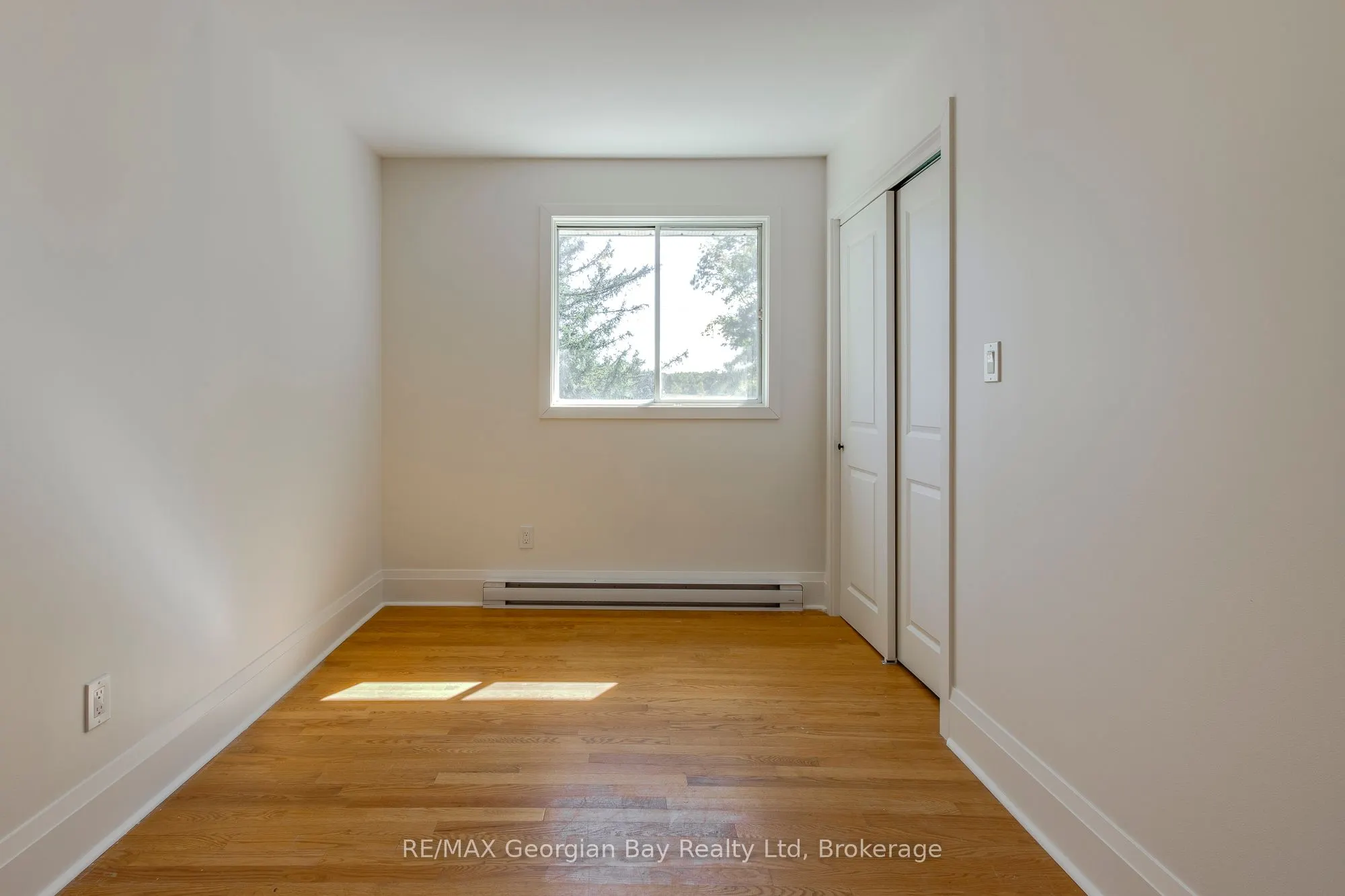 260 Concession 12 Street E
