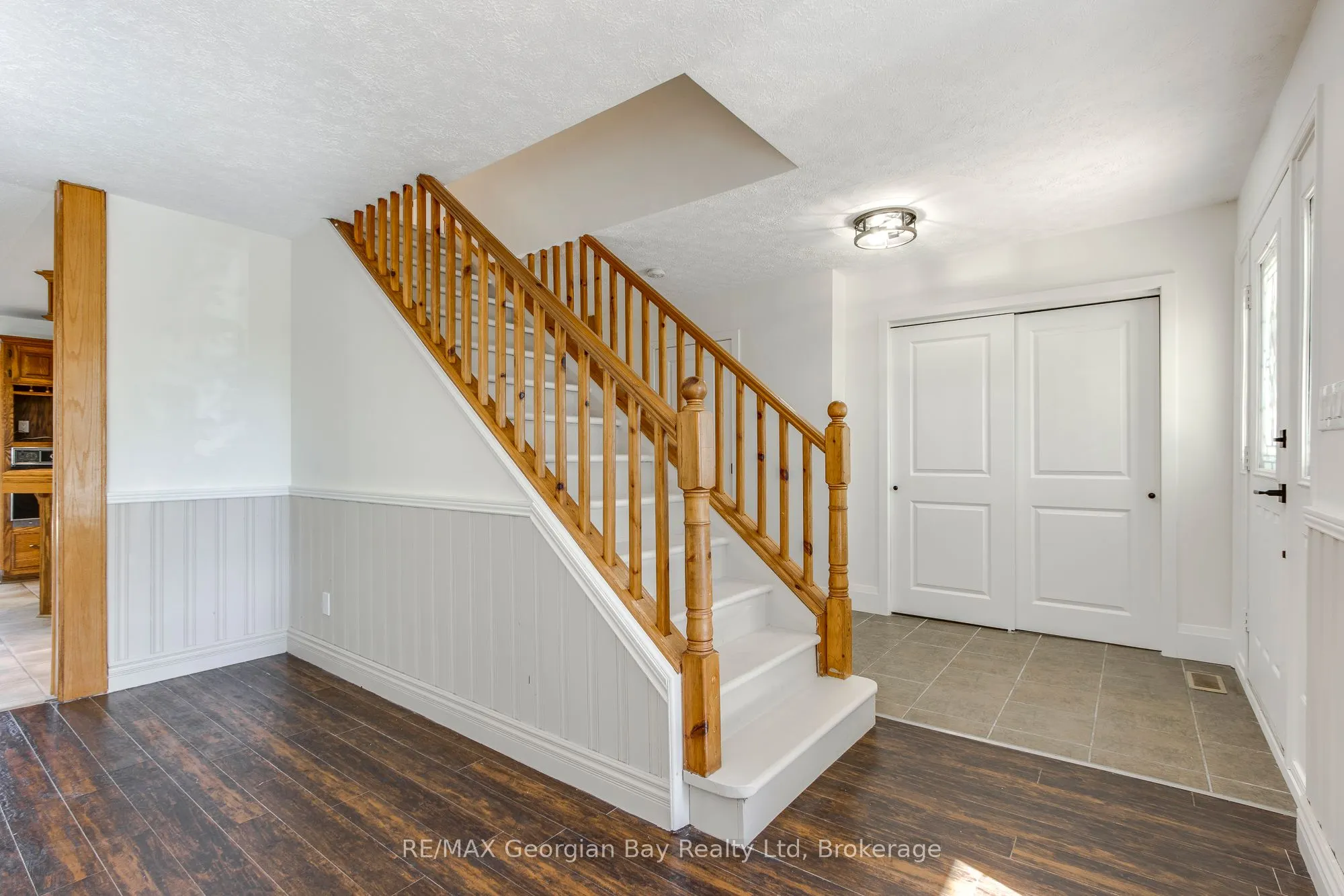 260 Concession 12 Street E