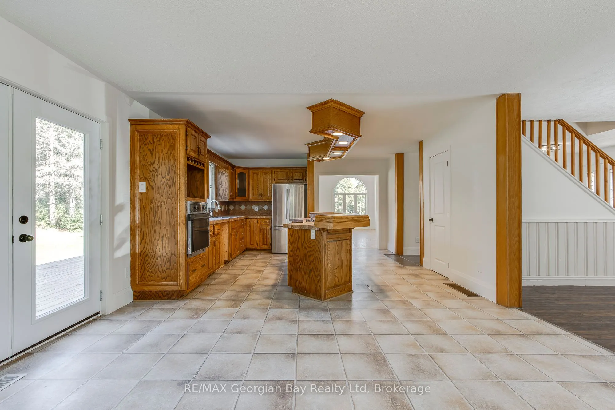 260 Concession 12 Street E