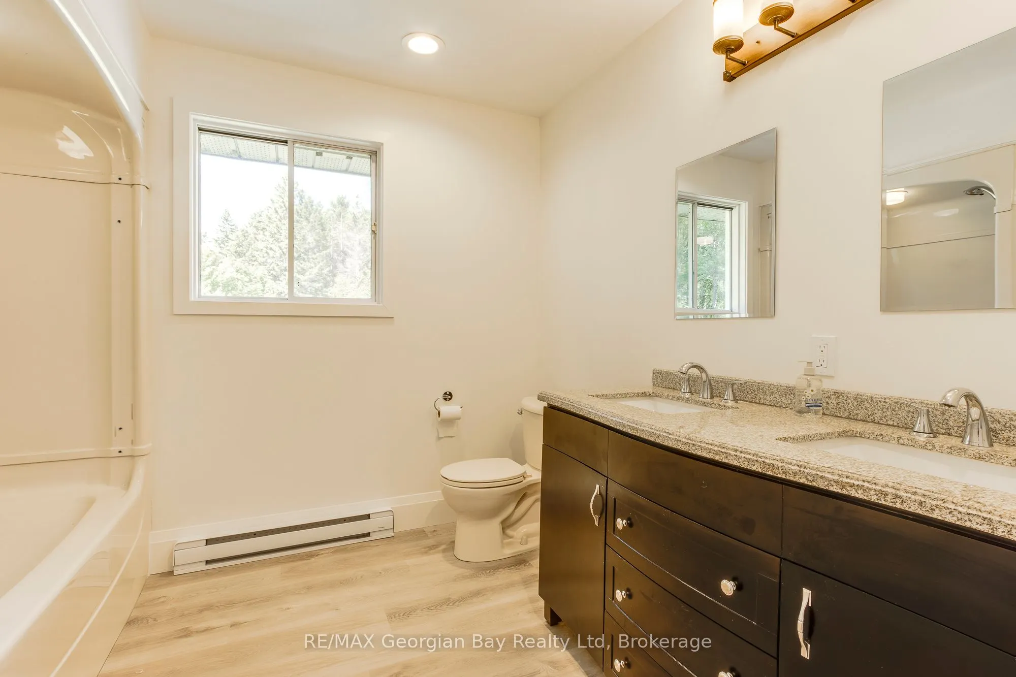 260 Concession 12 Street E