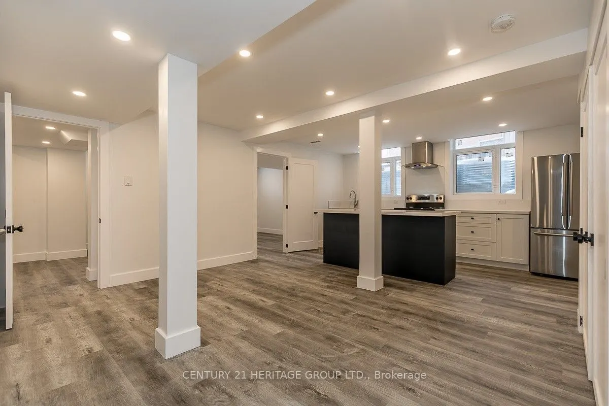 18 Tudor Crescent