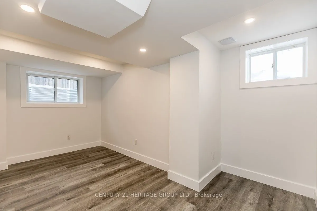 18 Tudor Crescent