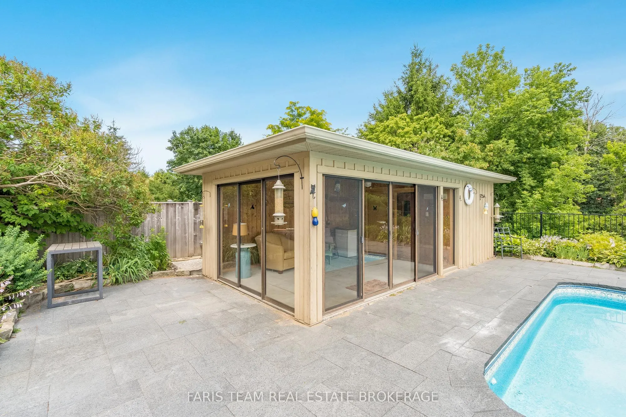 32 Cairns Boulevard