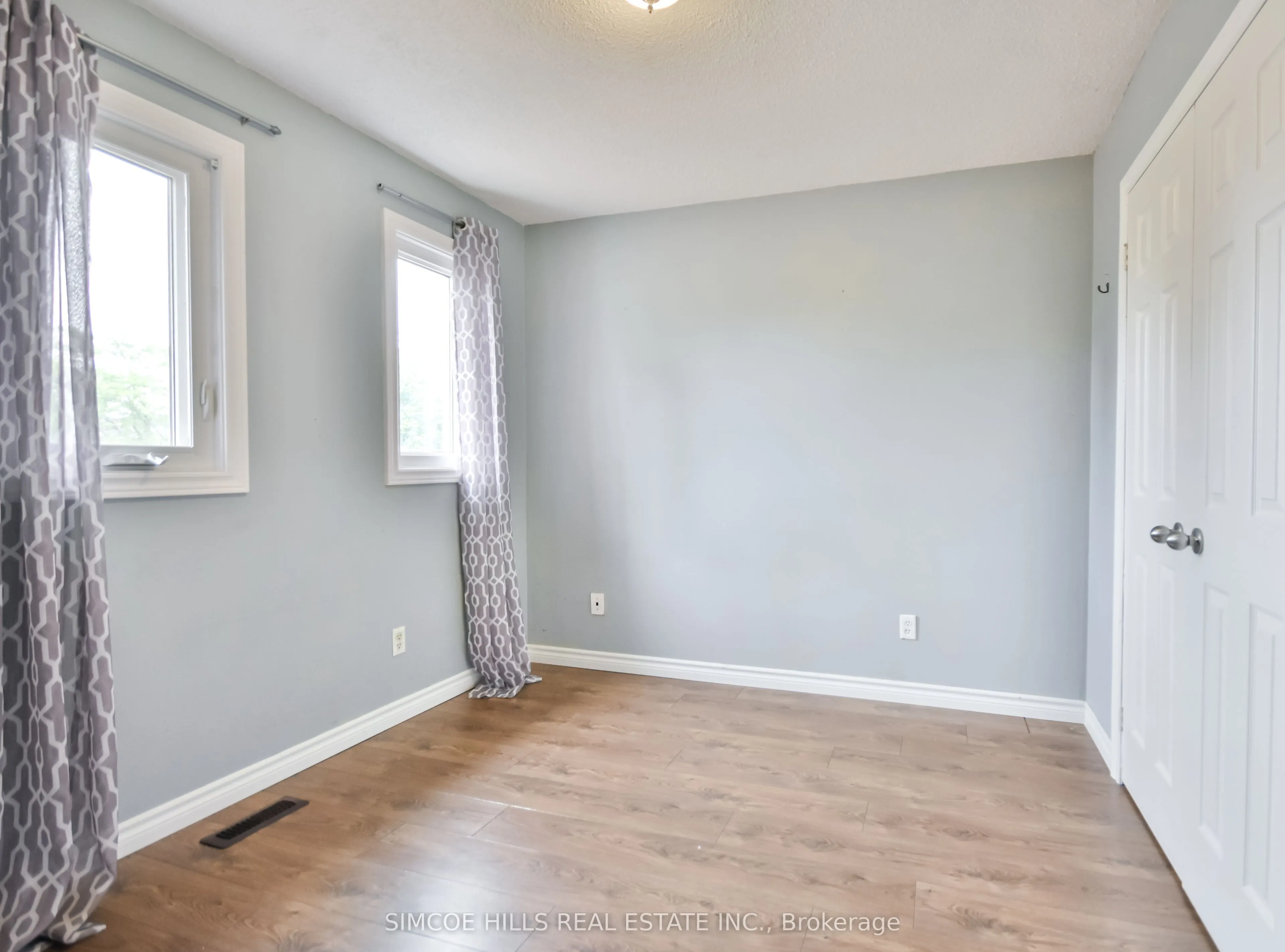 256 Hickling Trail