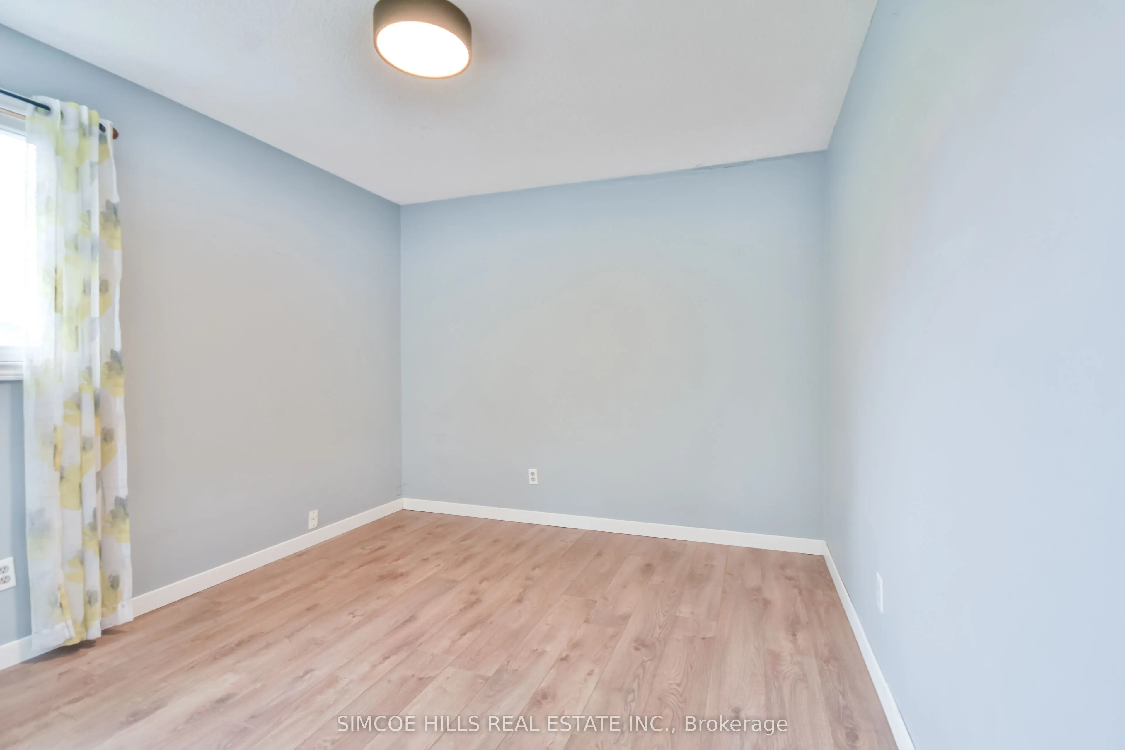 256 Hickling Trail