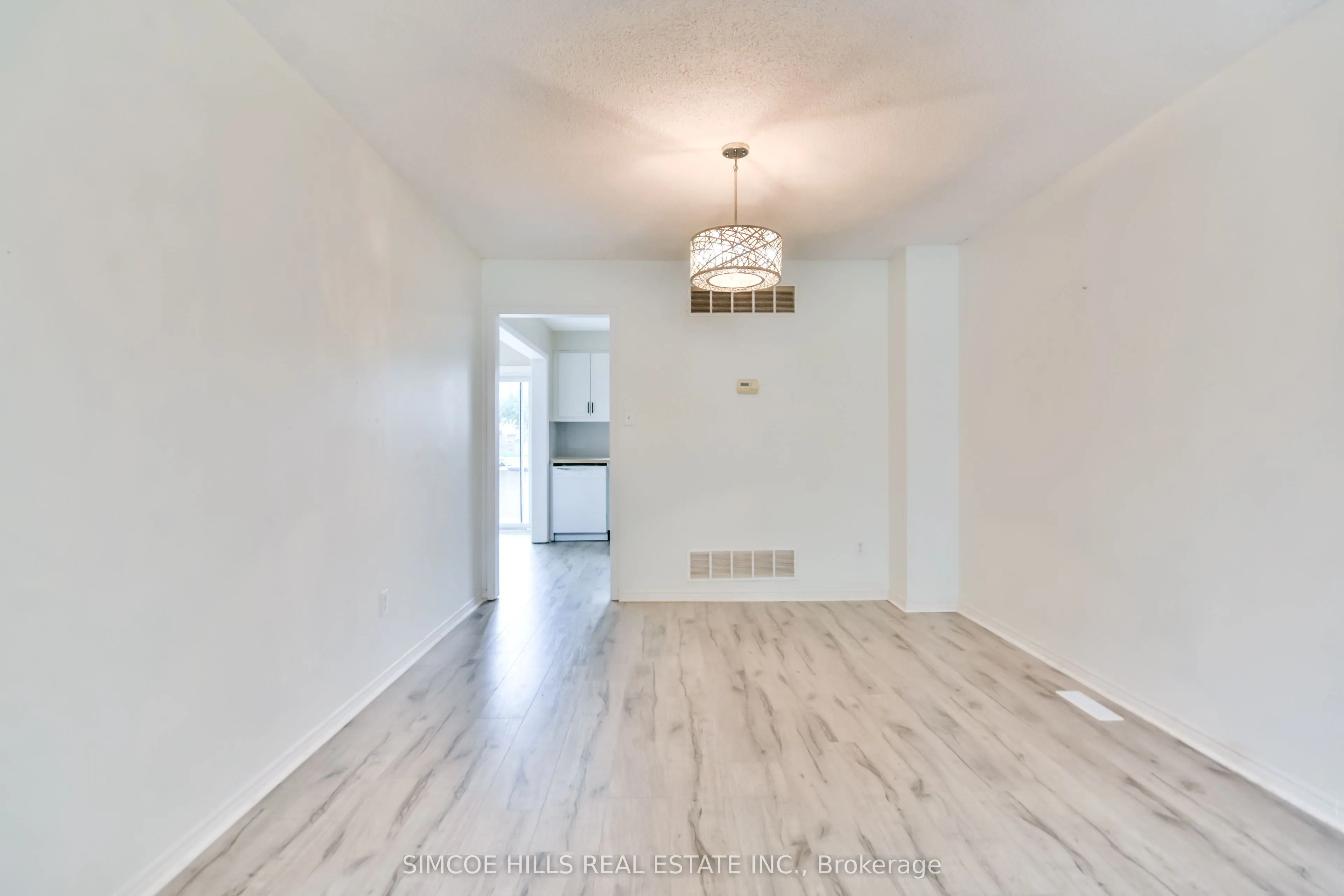 256 Hickling Trail