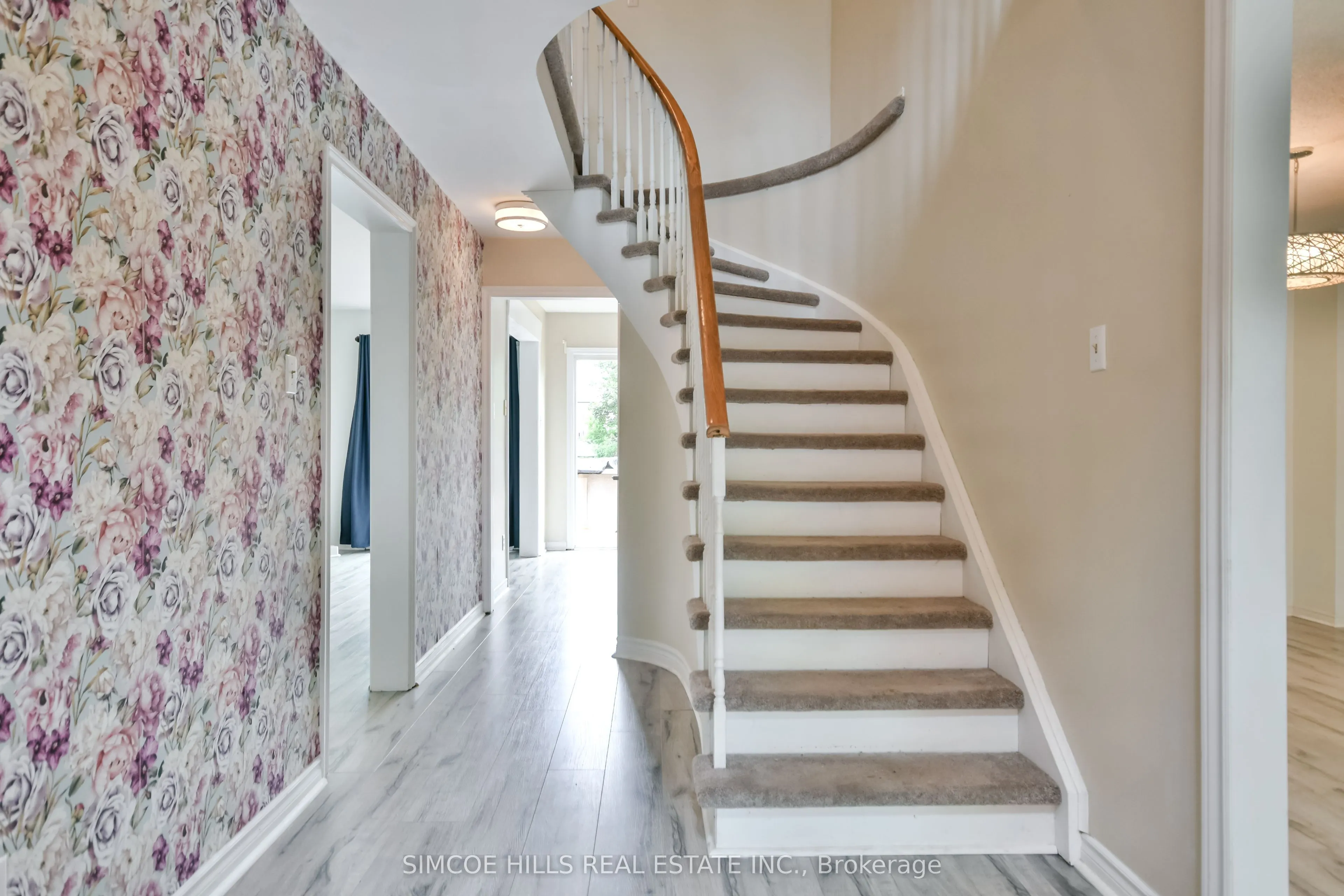 256 Hickling Trail