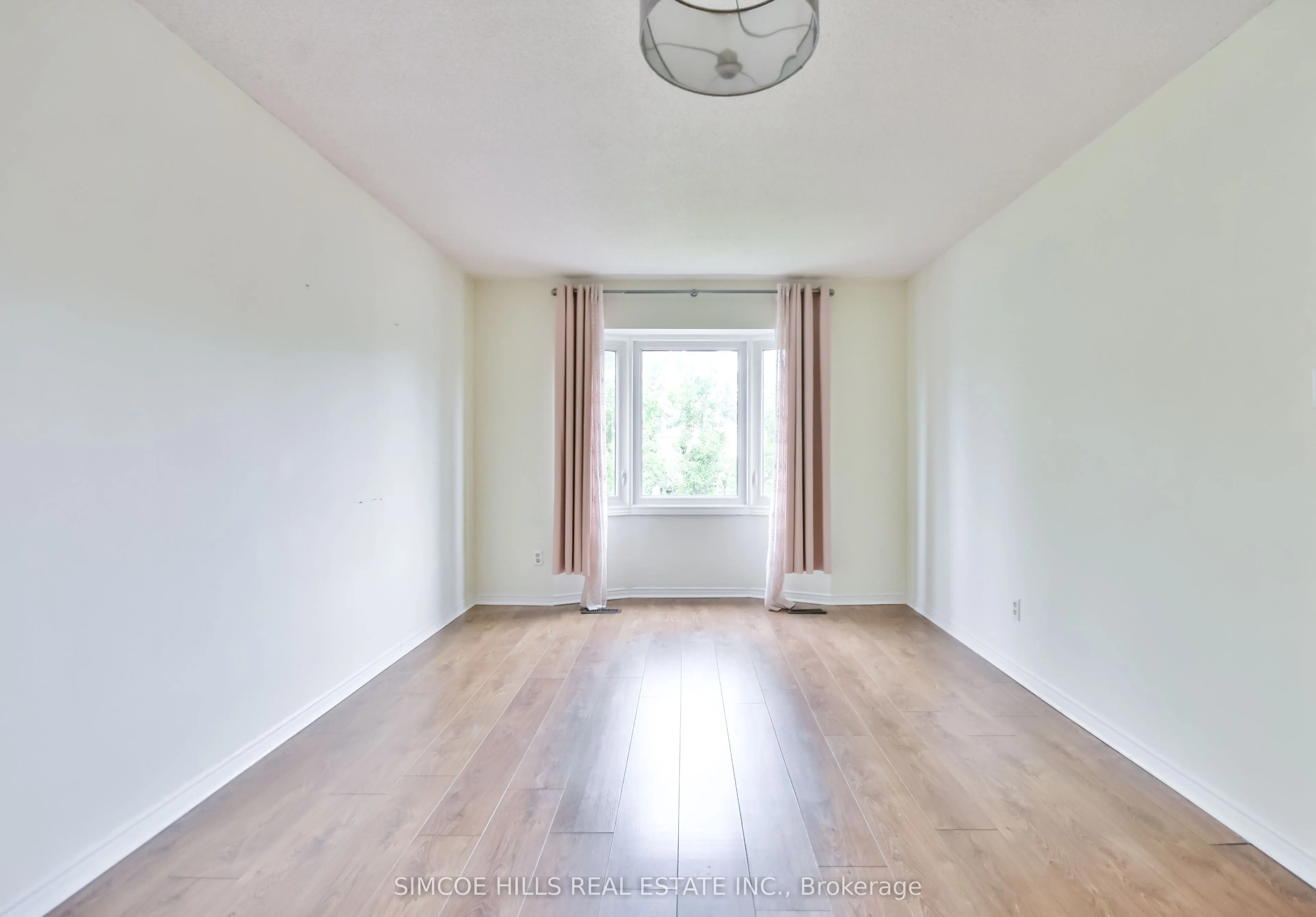 256 Hickling Trail