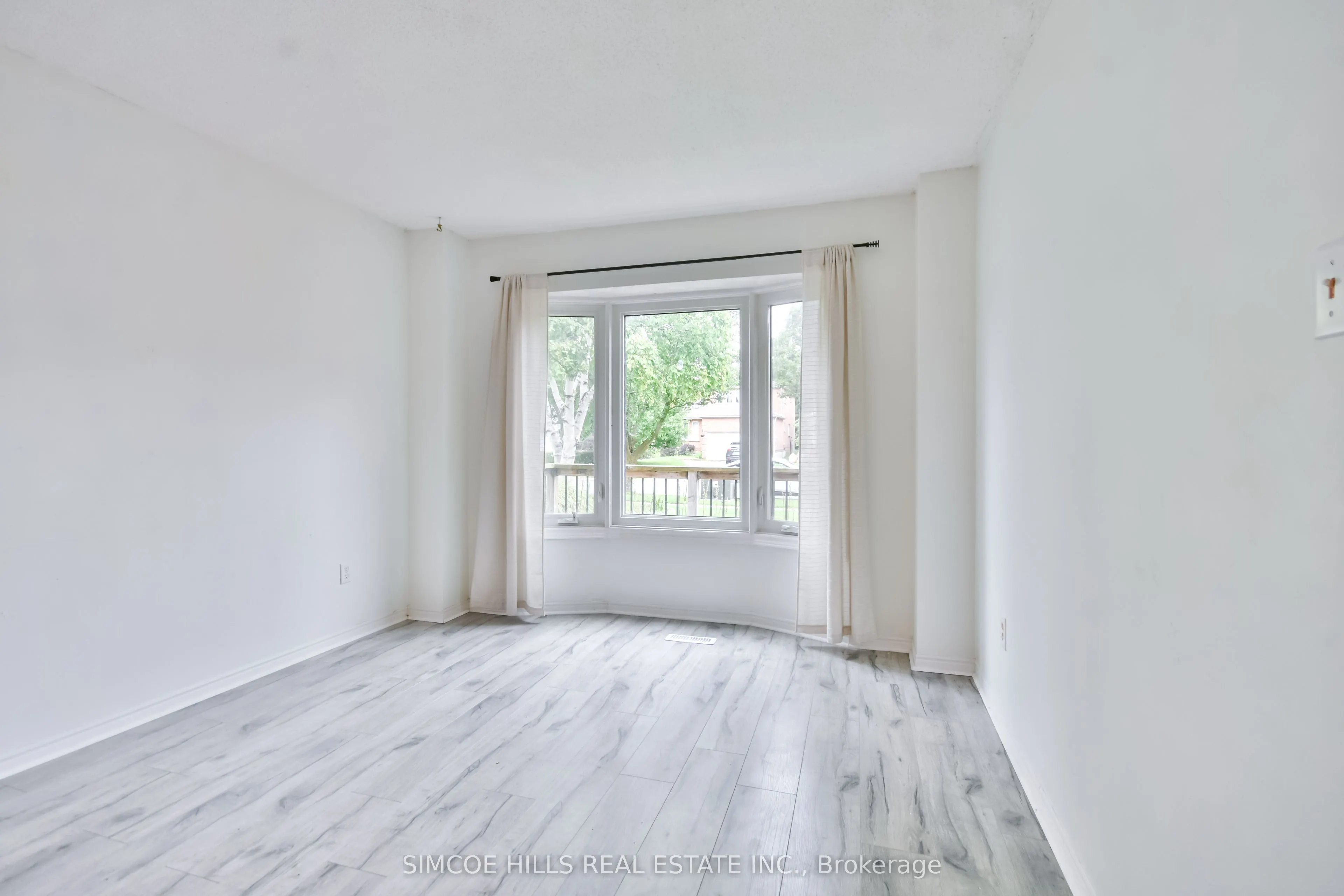 256 Hickling Trail