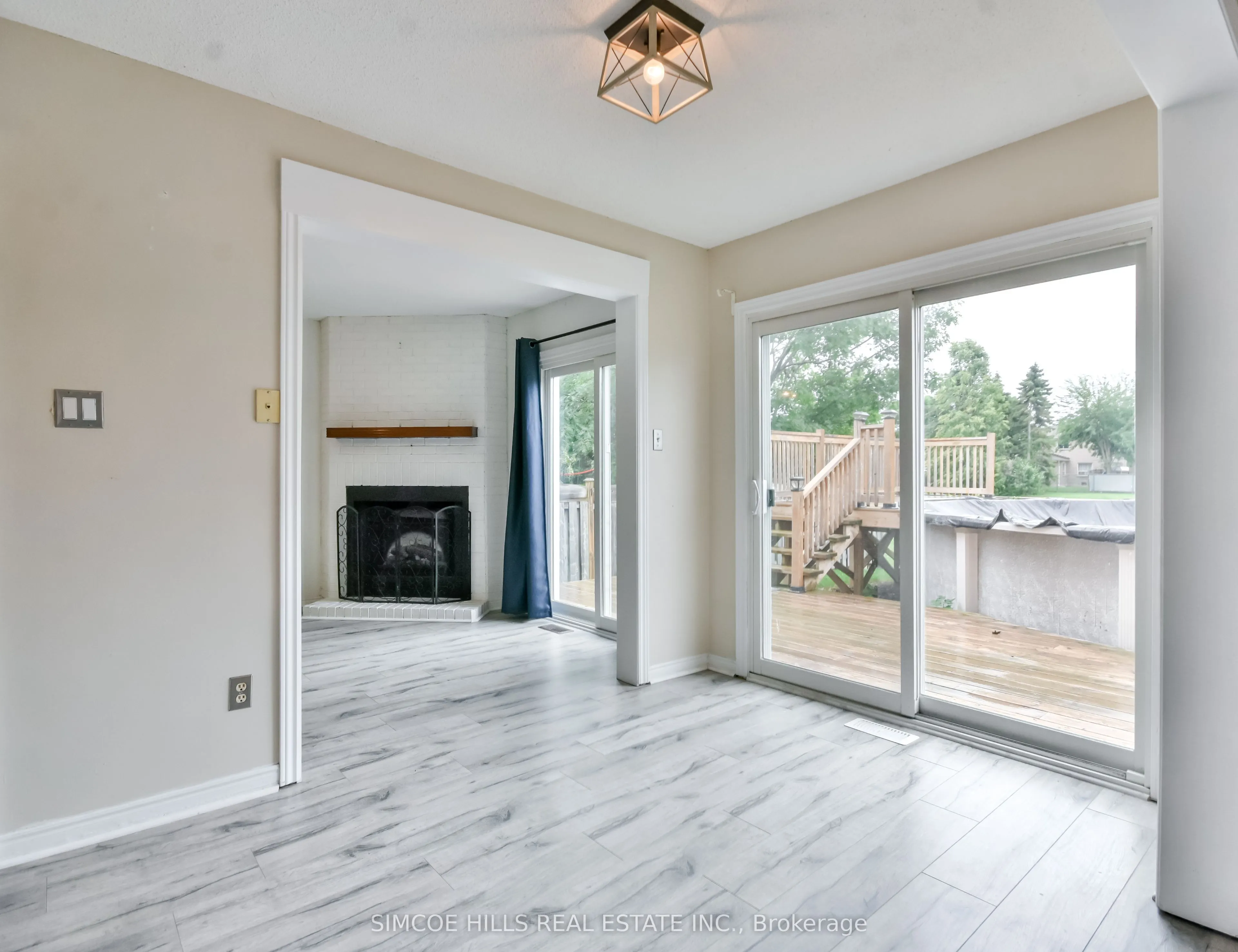 256 Hickling Trail