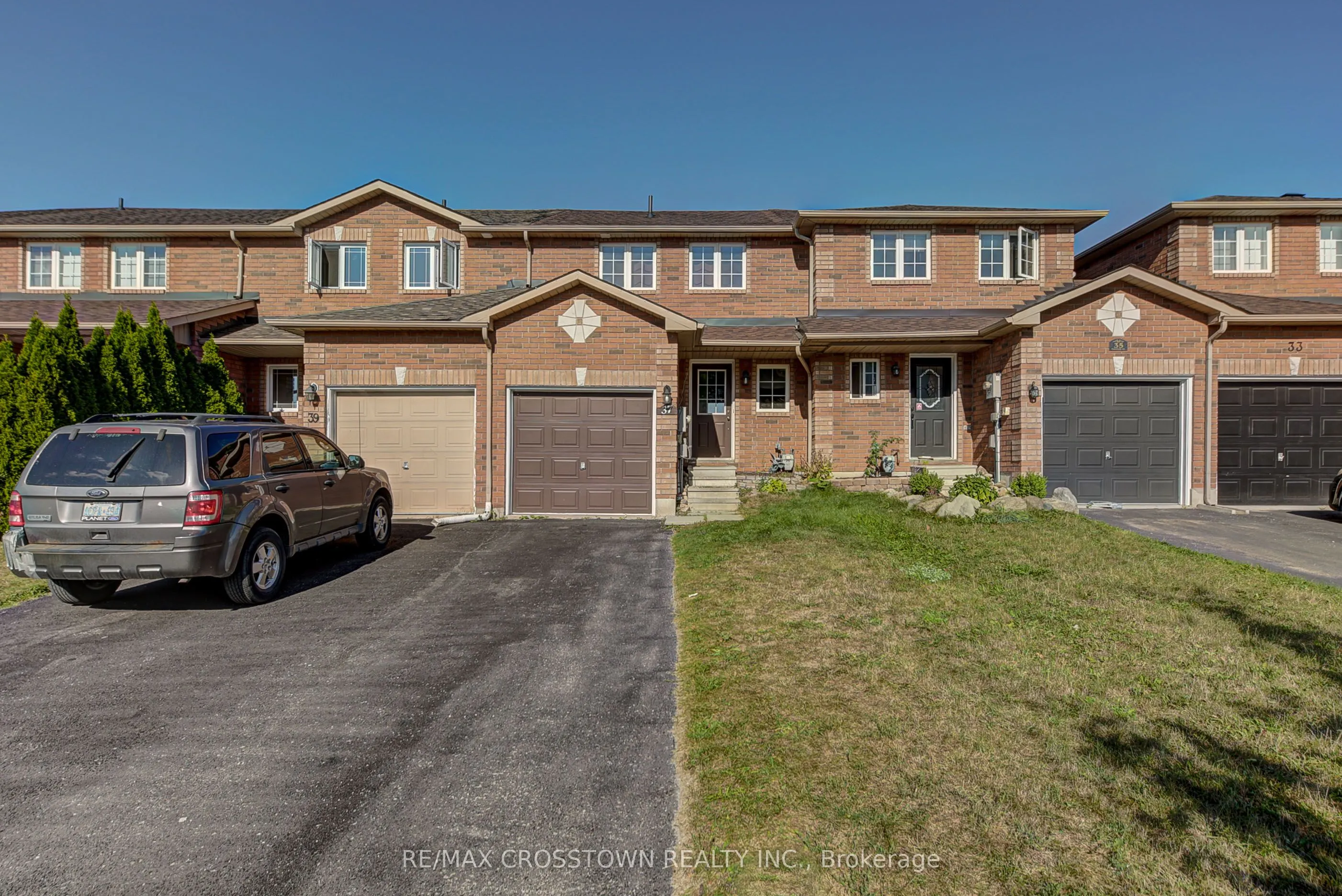 37 GOODWIN Drive