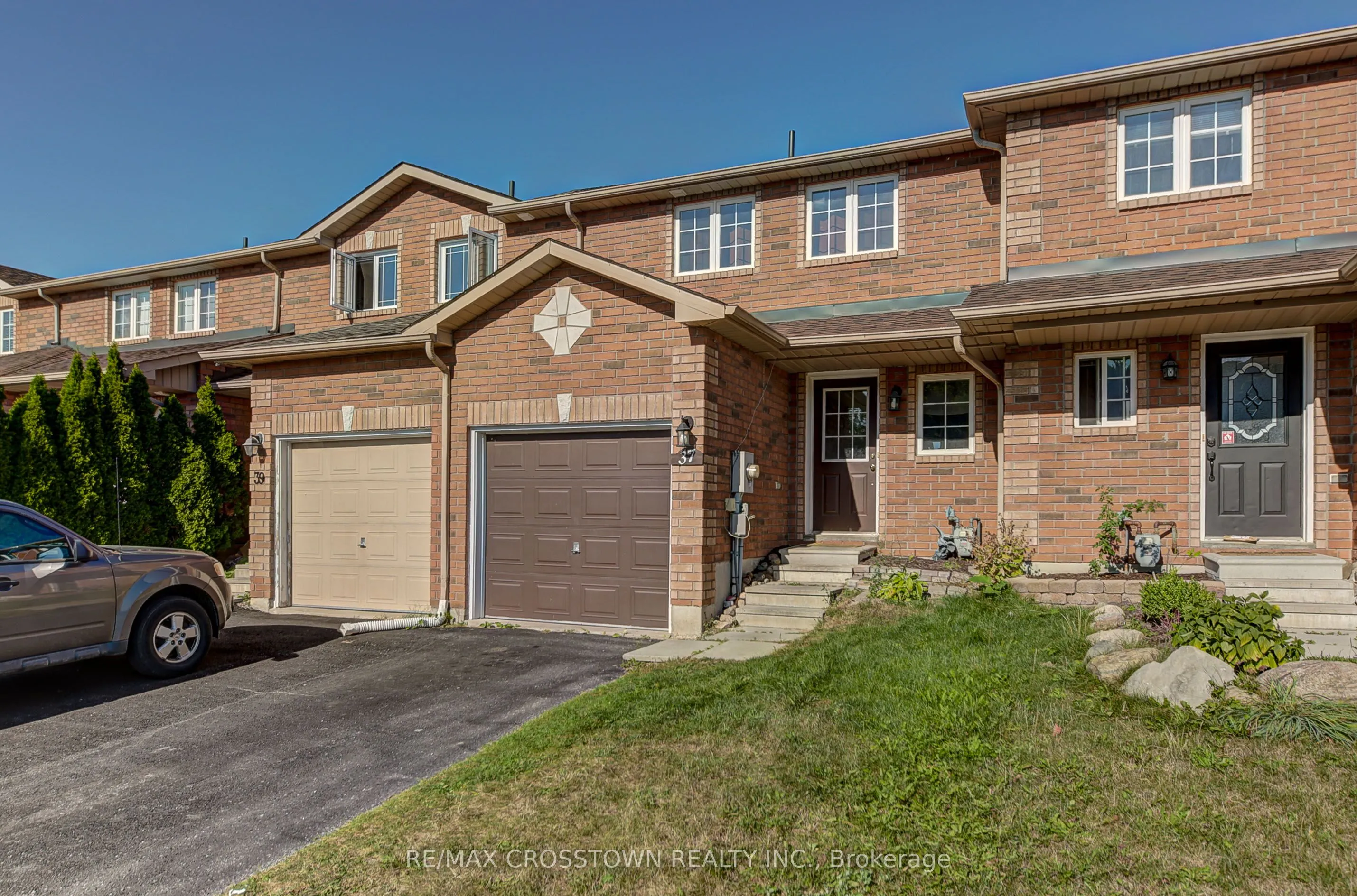 37 GOODWIN Drive