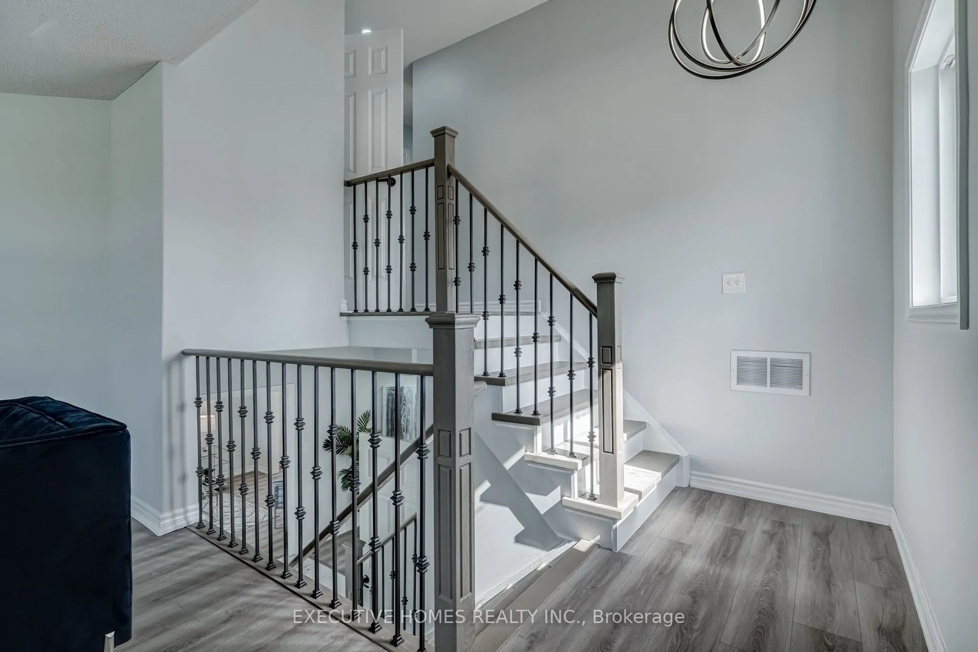 254 Livingstone Street E