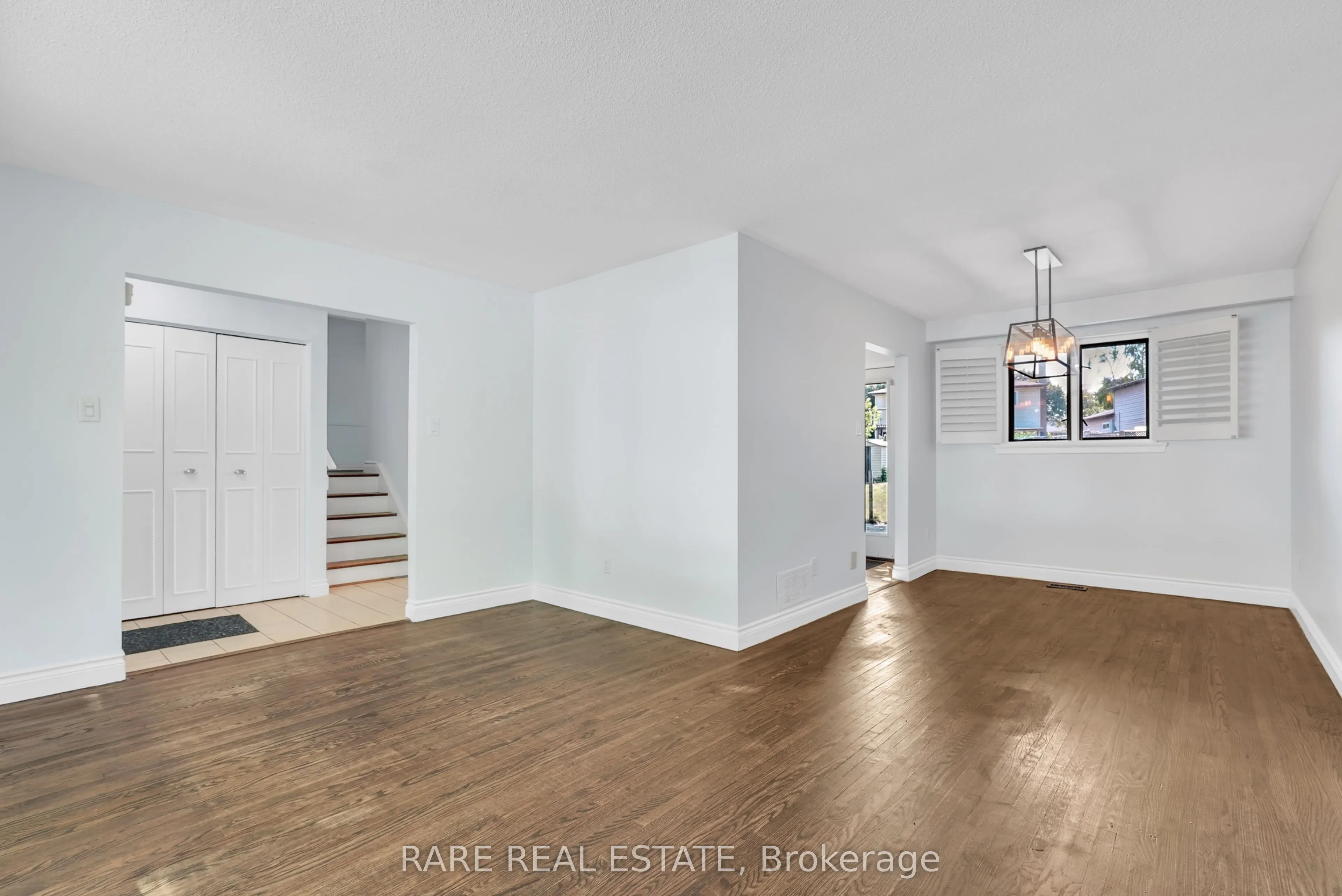 9 MEADOWLAND Avenue