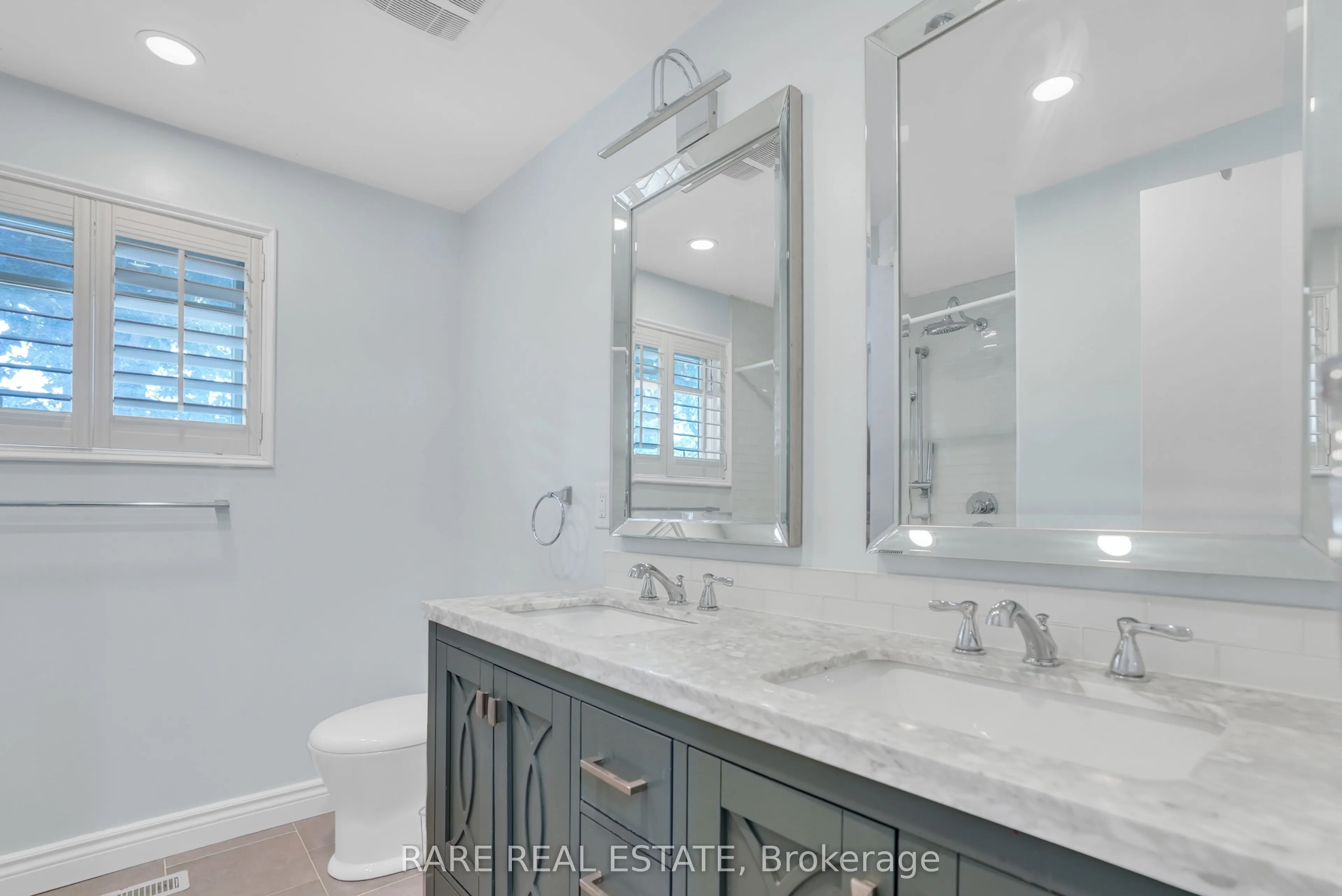 9 MEADOWLAND Avenue