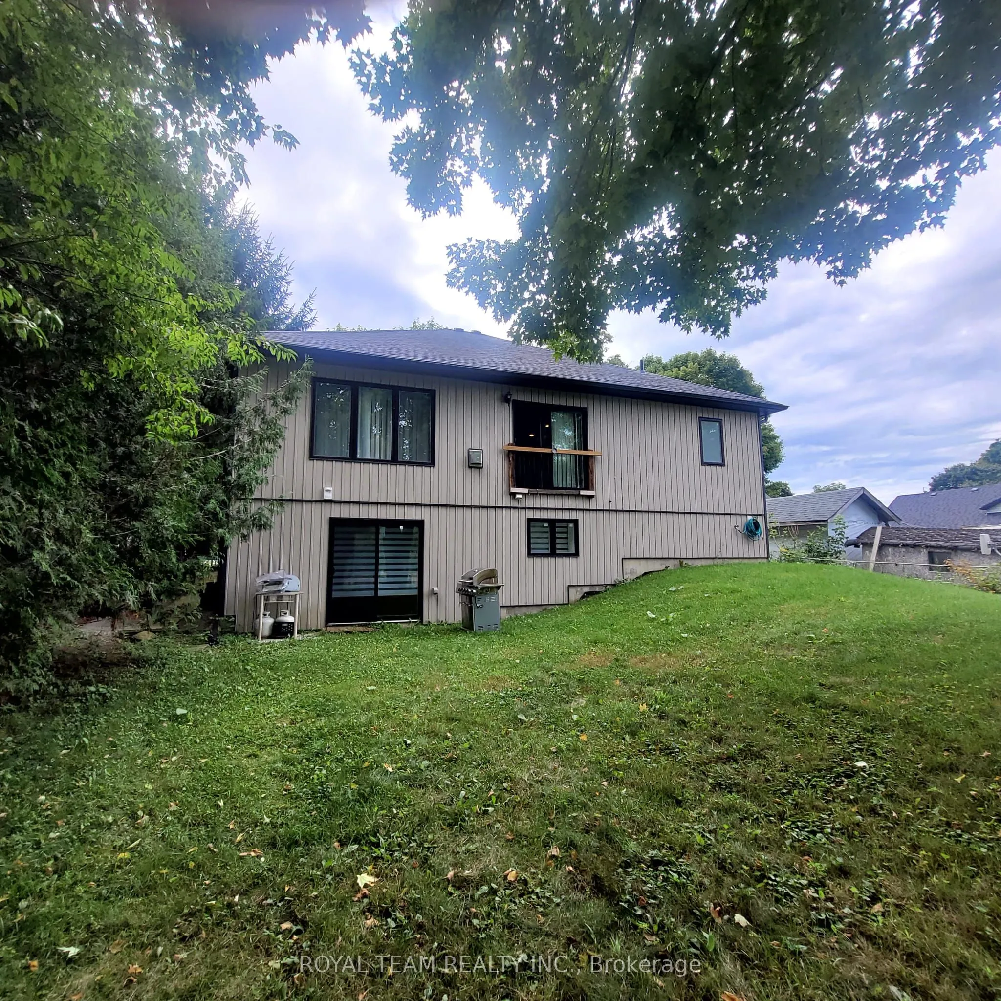 1021 Bannister Street