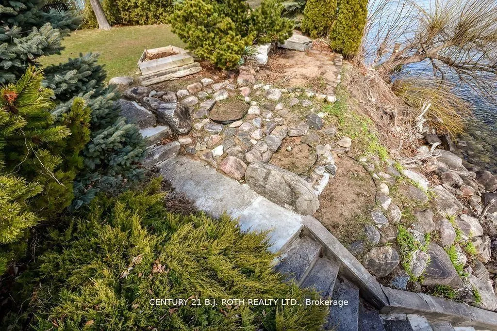 73 LAKESHORE Road W