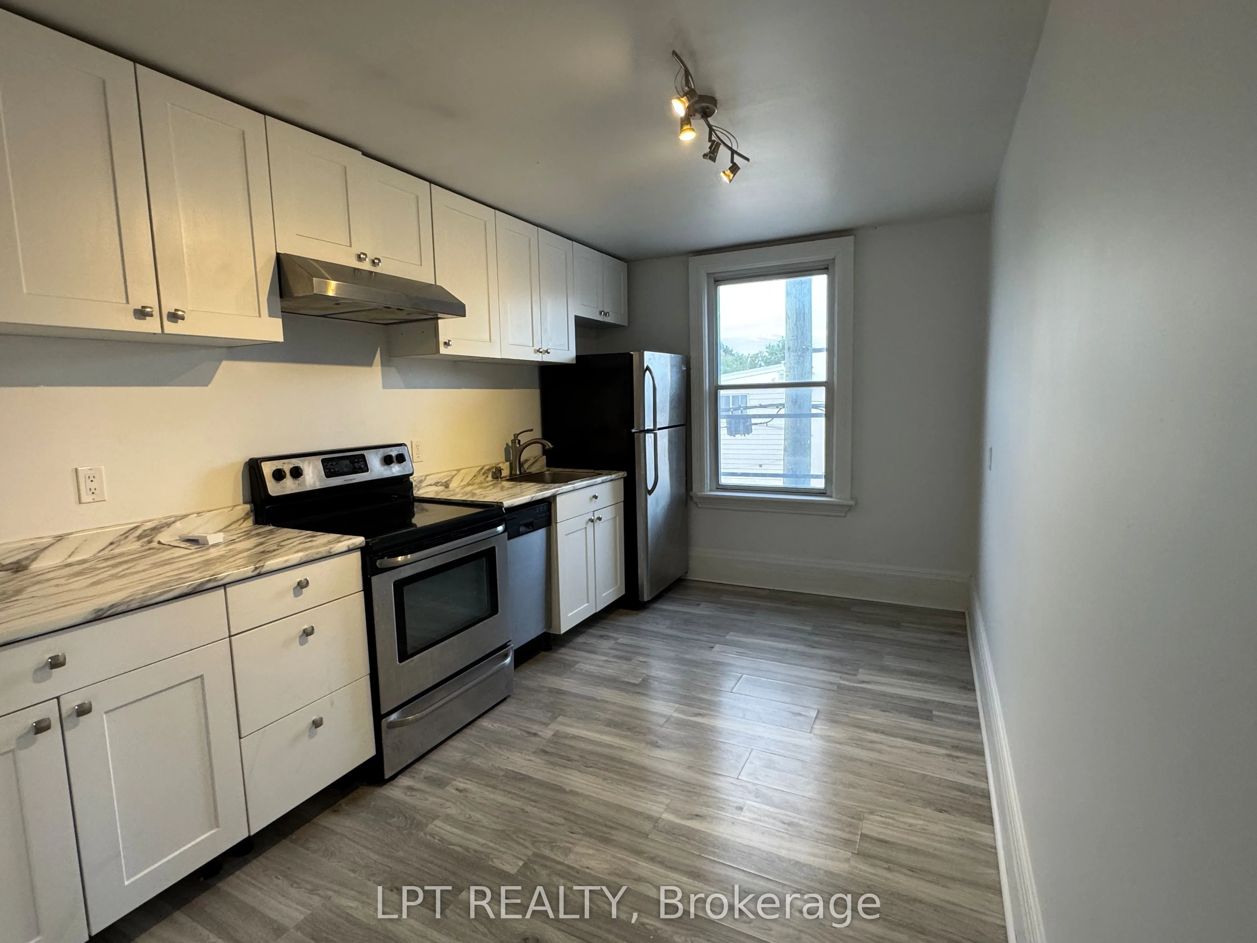 2 Queen Street W, #1