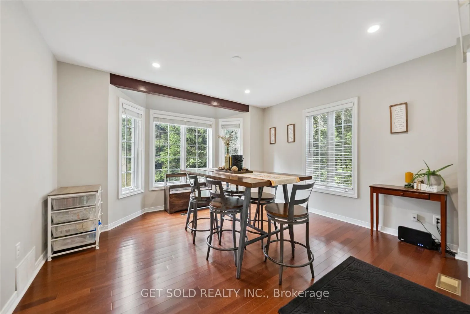 77 Simcoe Road