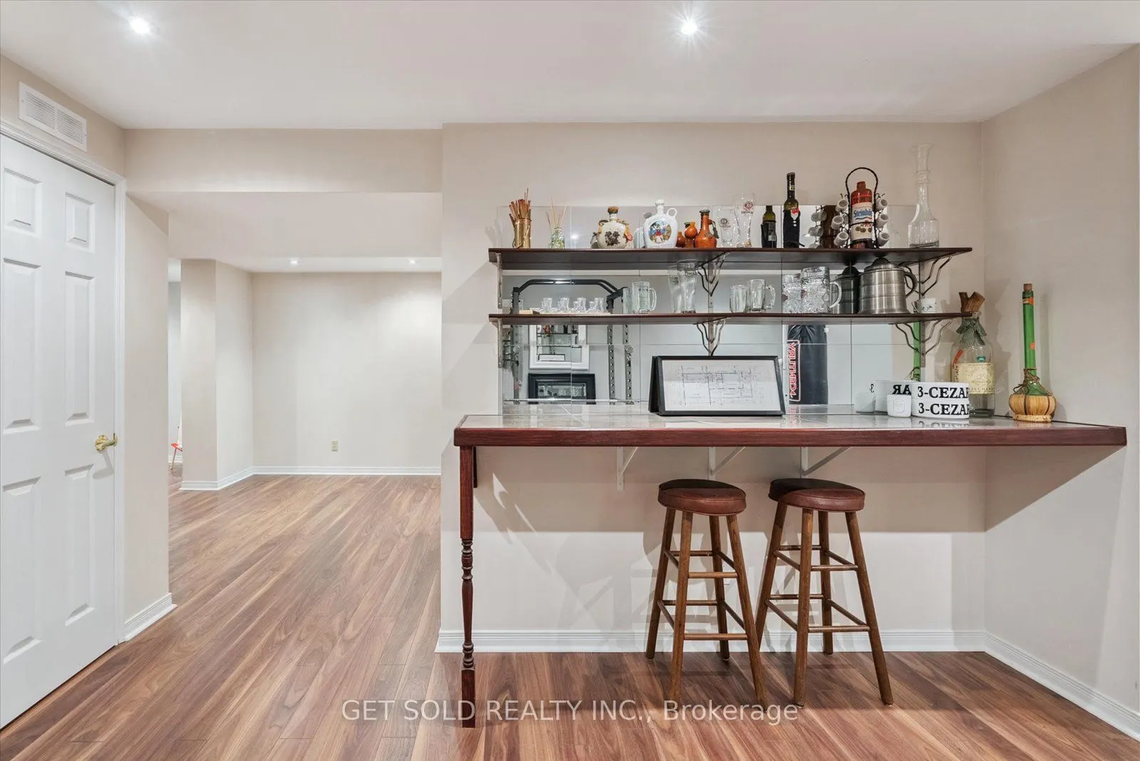 77 Simcoe Road