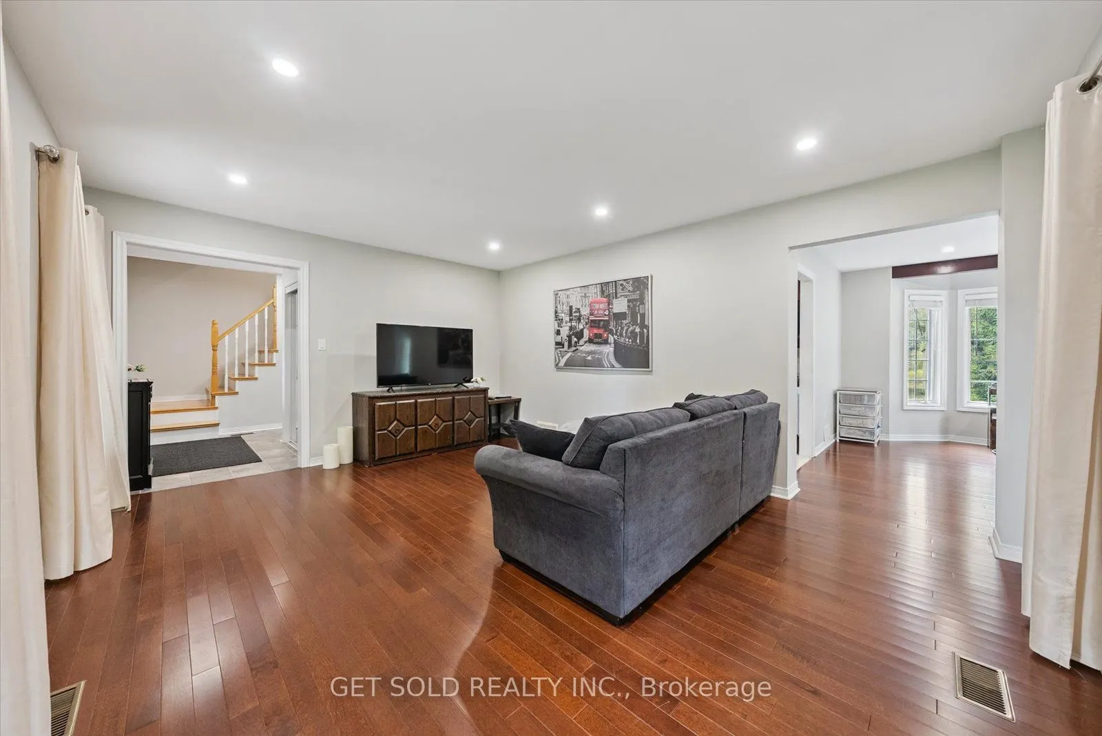 77 Simcoe Road