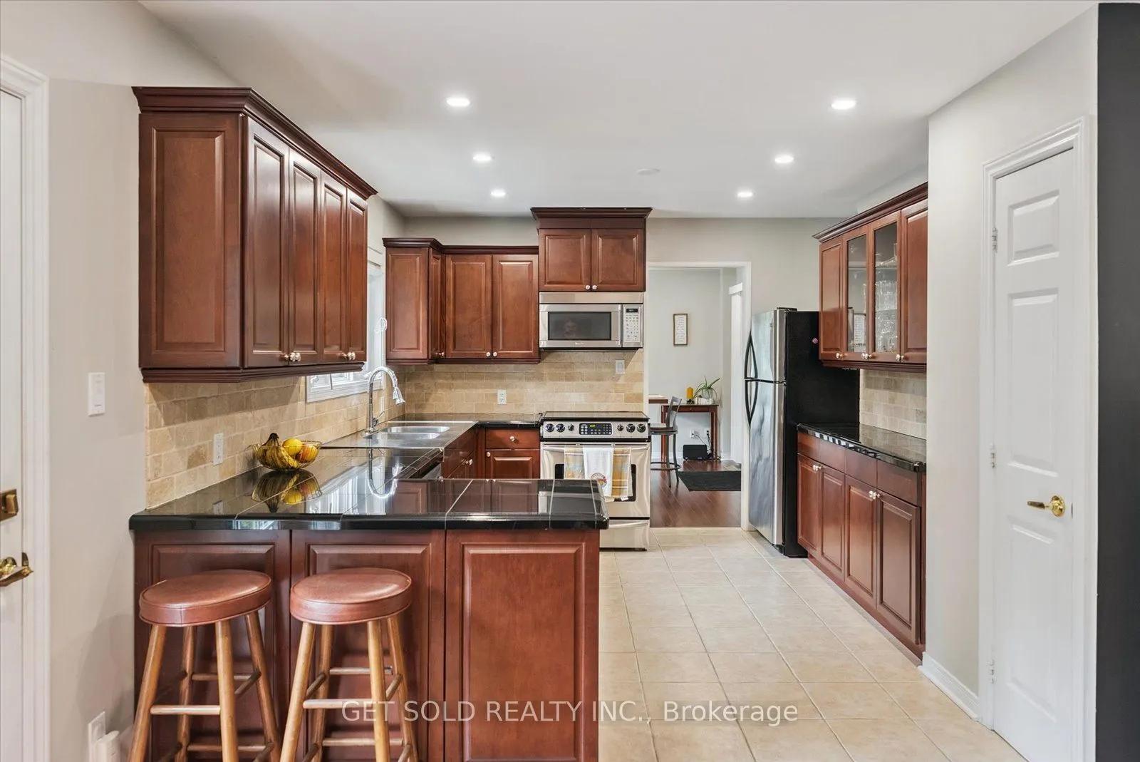 77 Simcoe Road