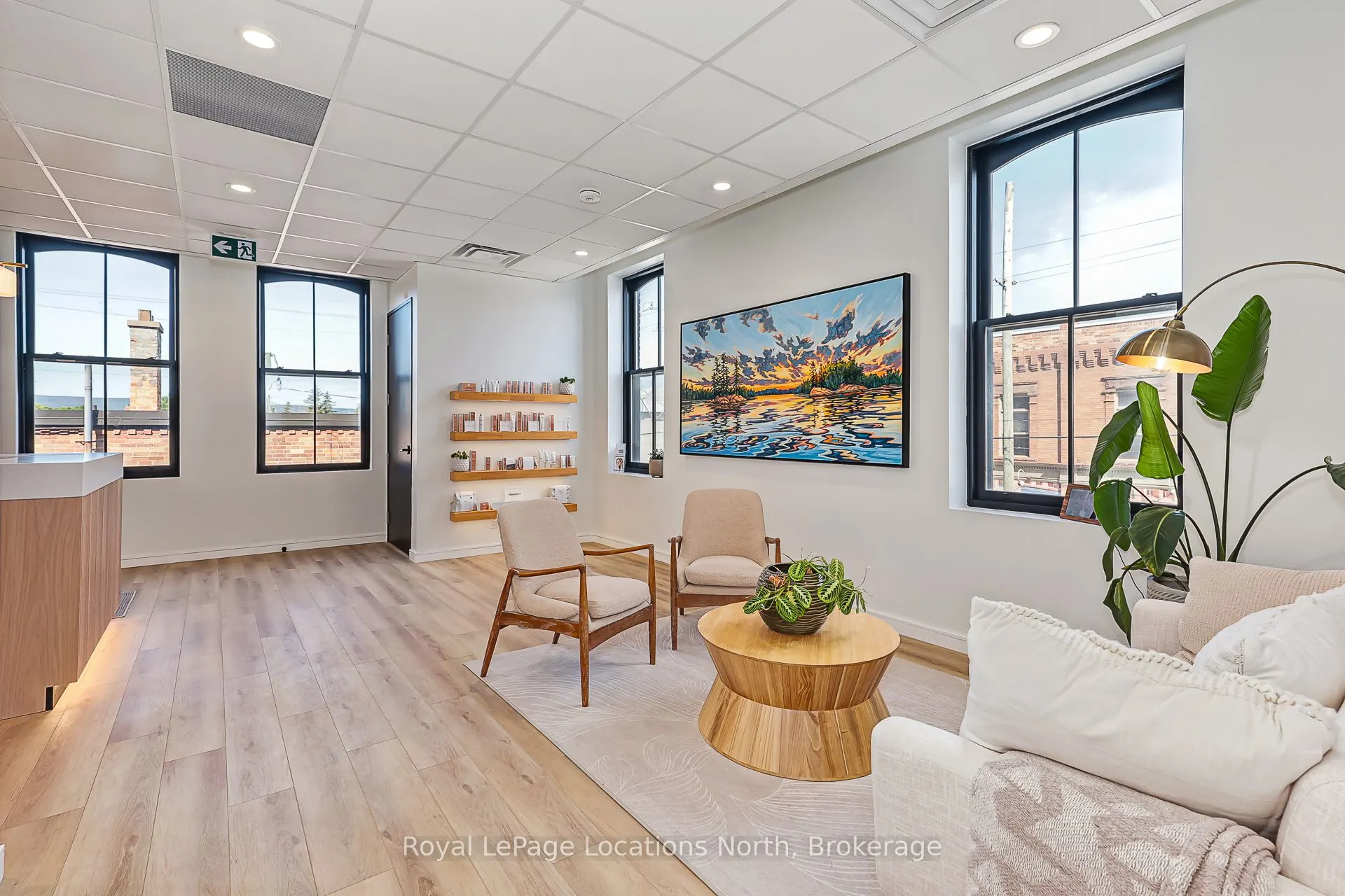 74 Hurontario Street, #202