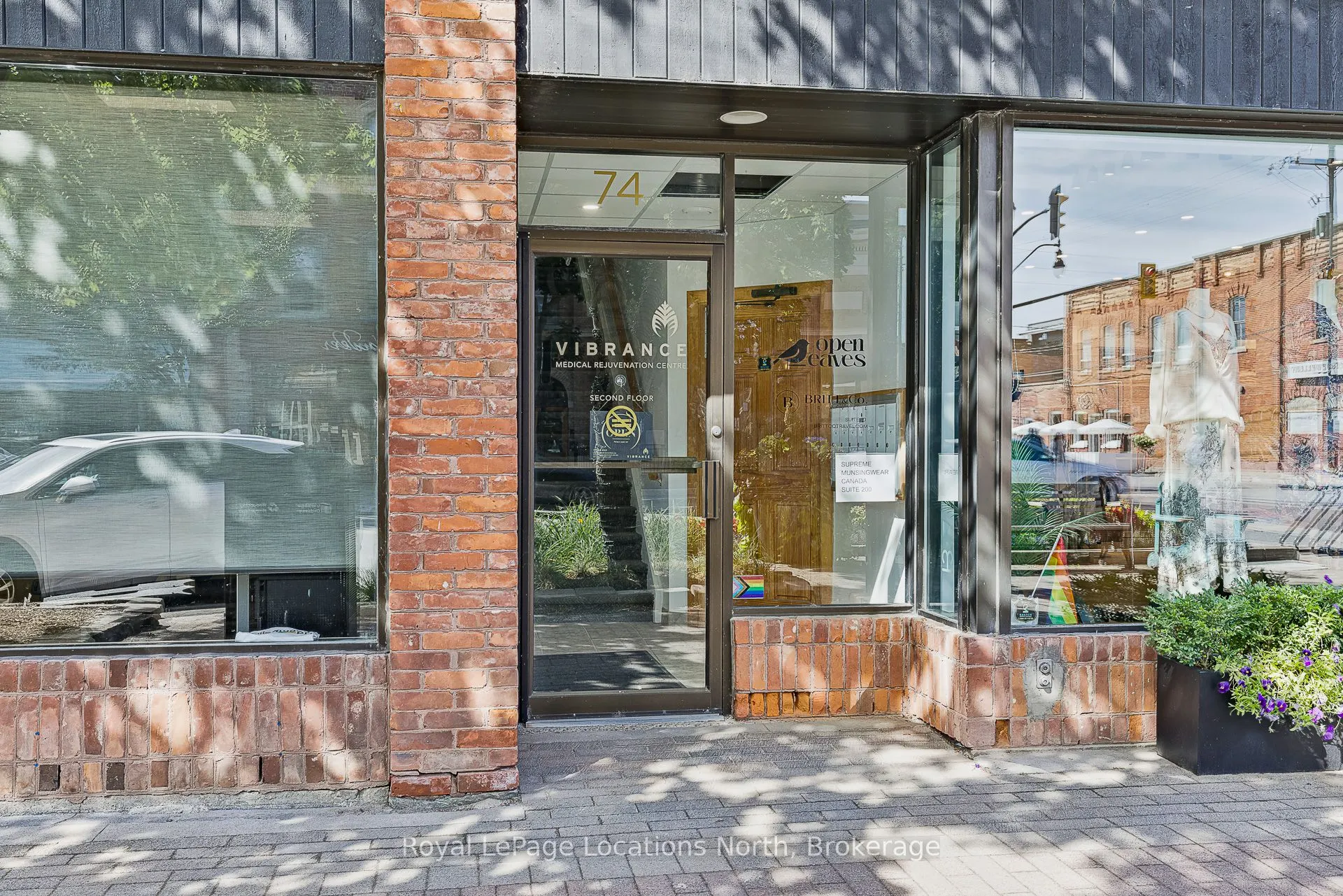 74 Hurontario Street, #202