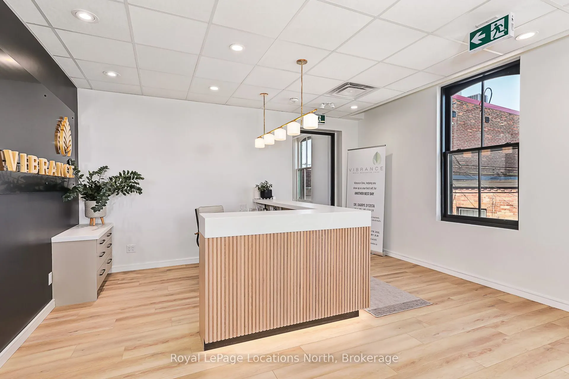 74 Hurontario Street, #202