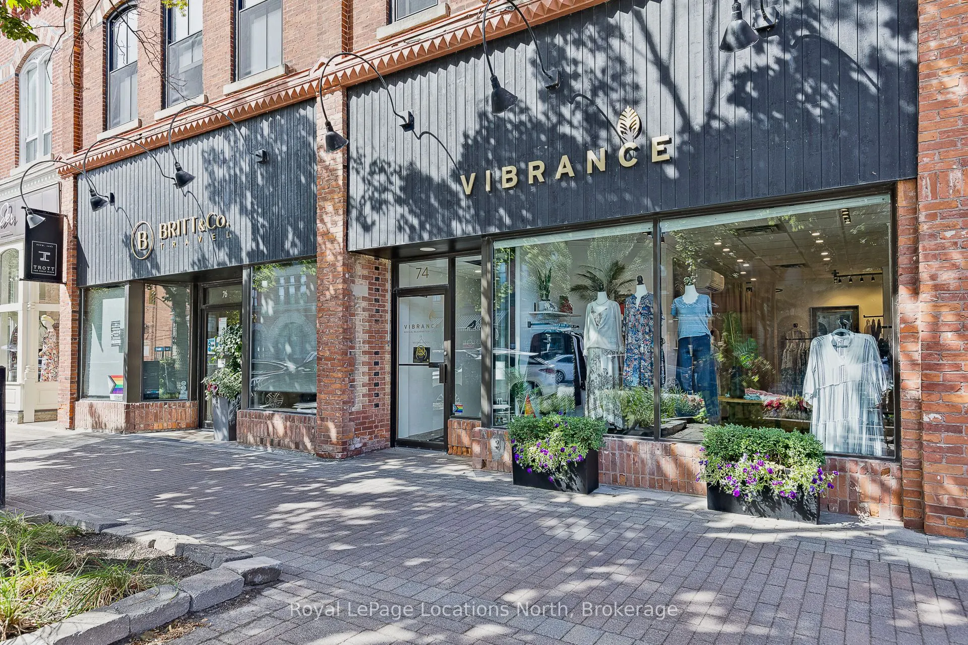 74 Hurontario Street, #202