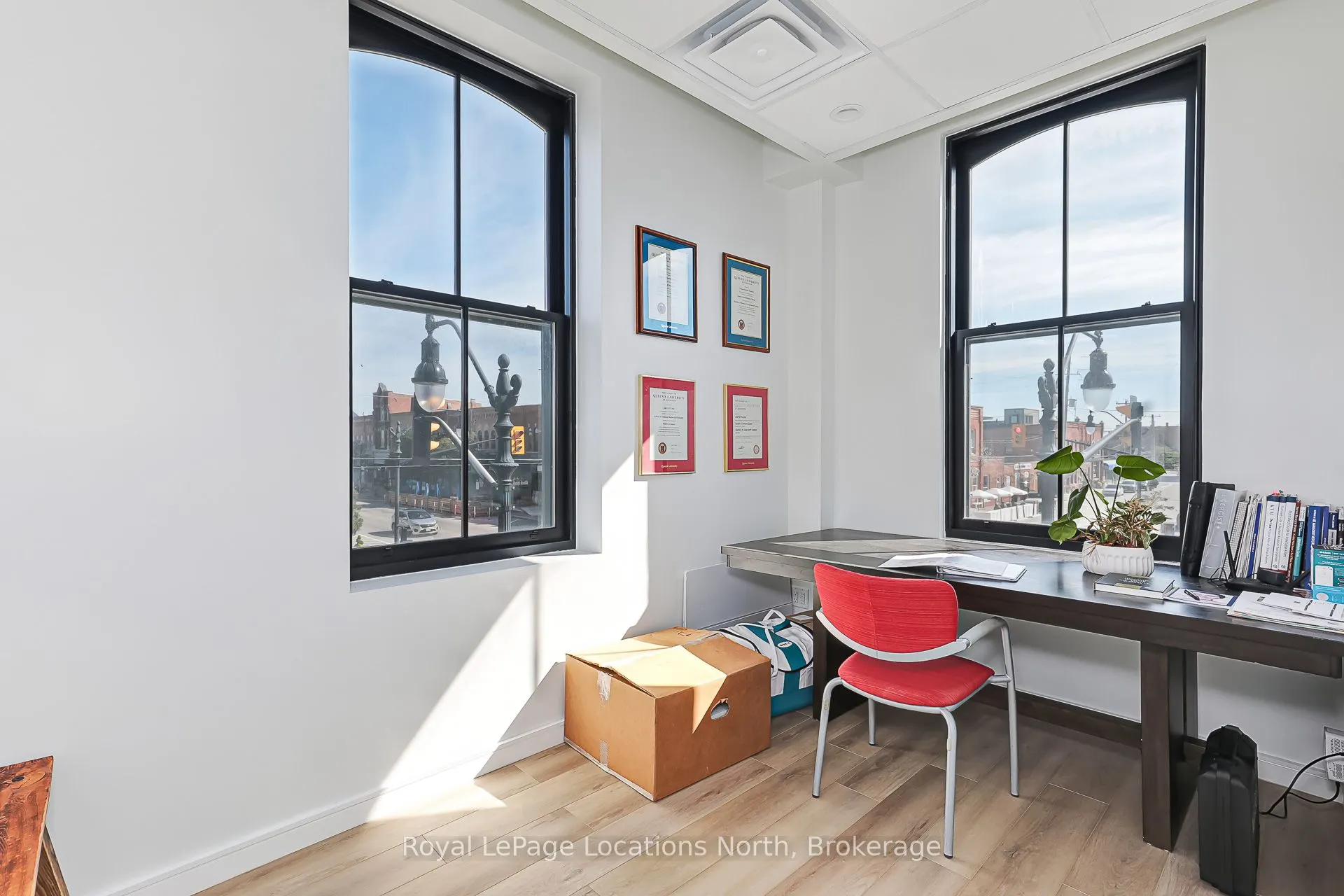 74 Hurontario Street, #202