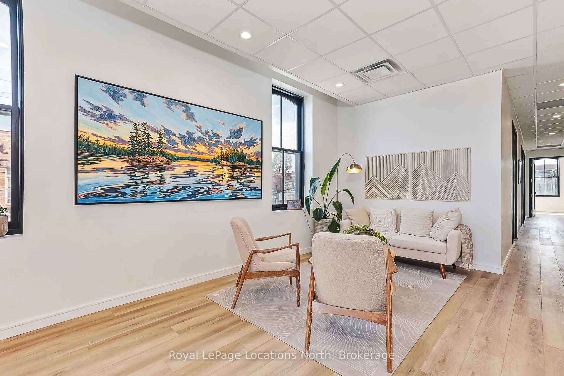 74 Hurontario Street, #202