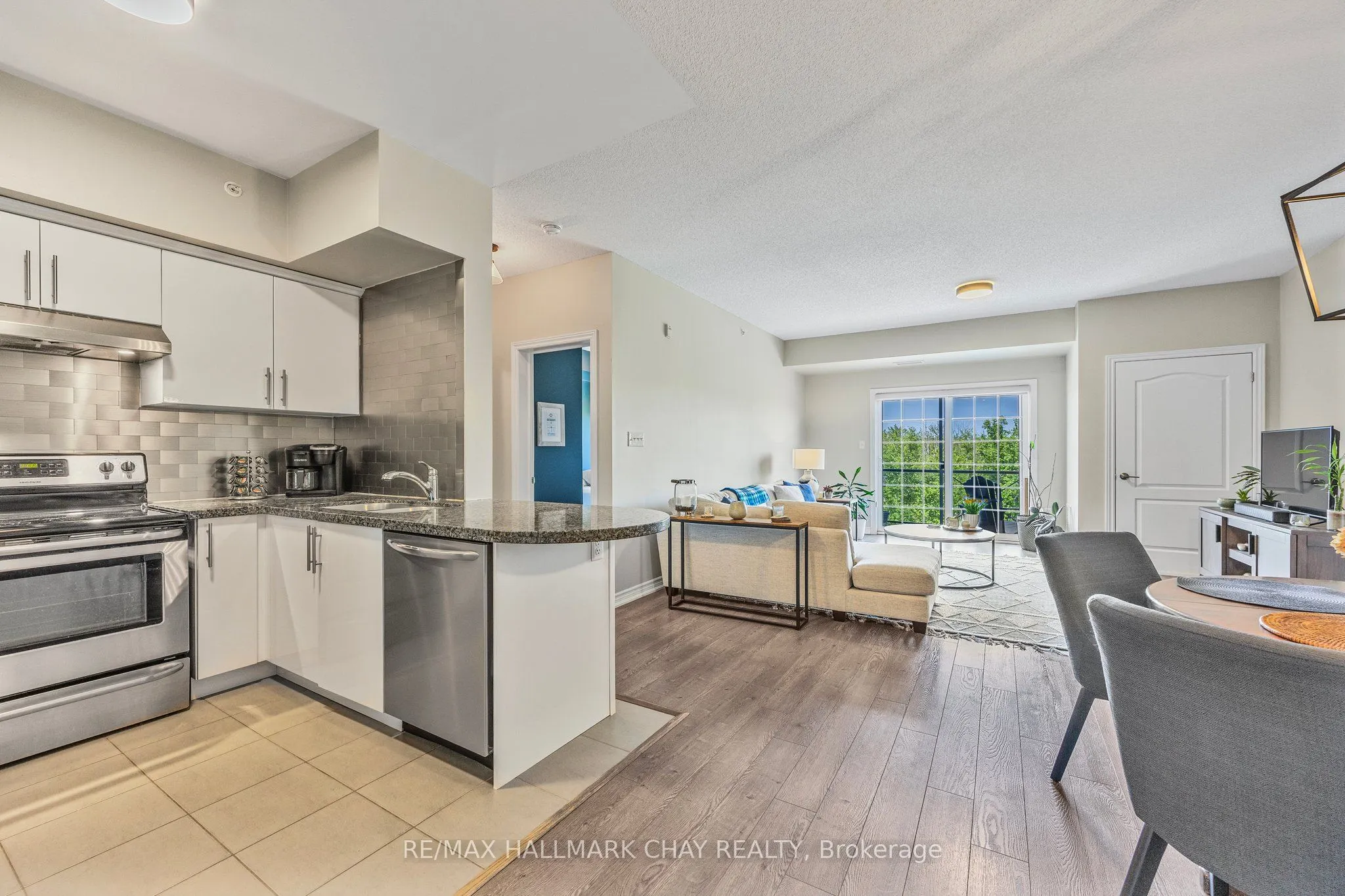 40 Ferndale Drive S, #407