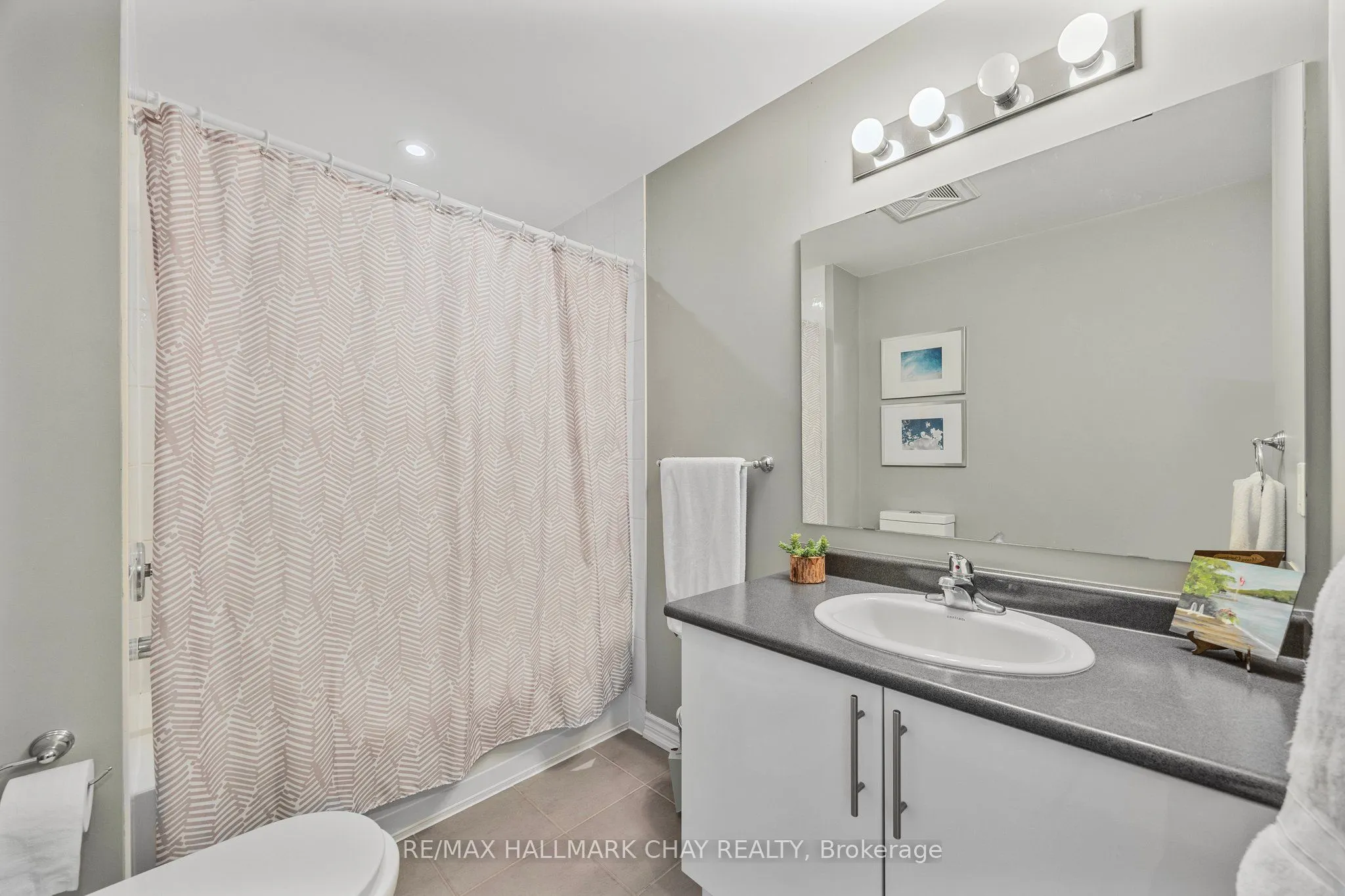 40 Ferndale Drive S, #407