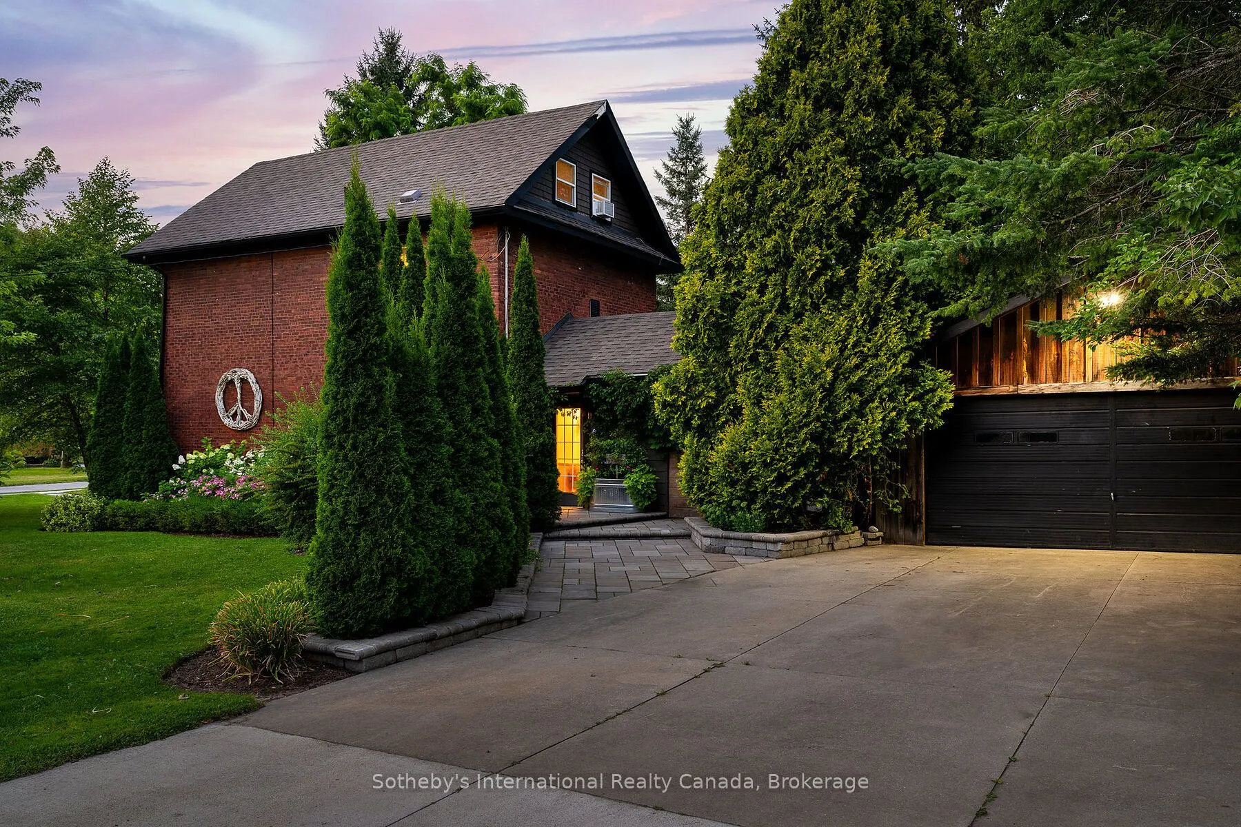 2 Erie Street